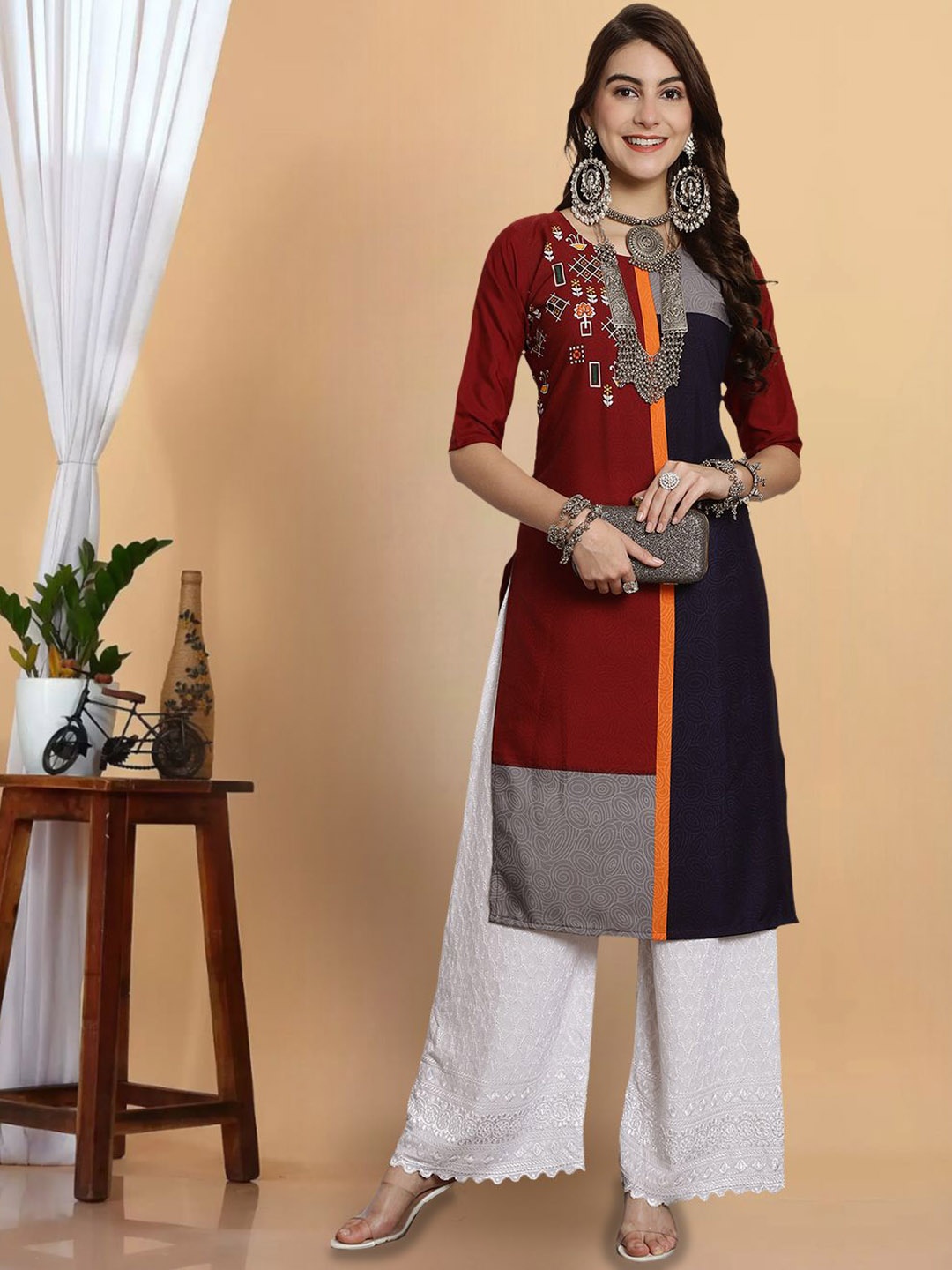 

7Threads Colourblocked Printed Round Neck Crepe Straight Kurta, Maroon