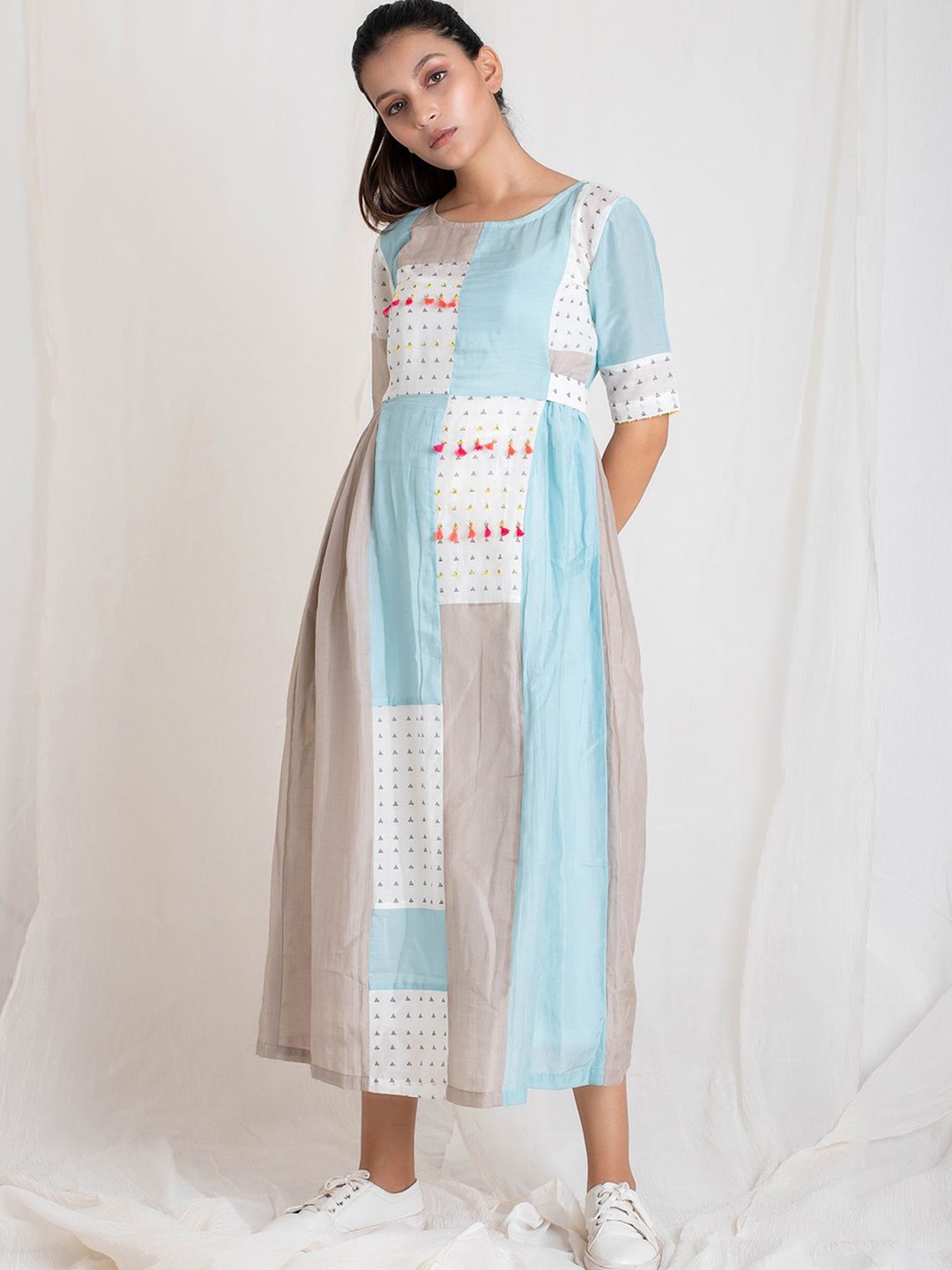 

The Yellow Bow Colourblocked Cotton Fit and Flare Midi Dress, Blue