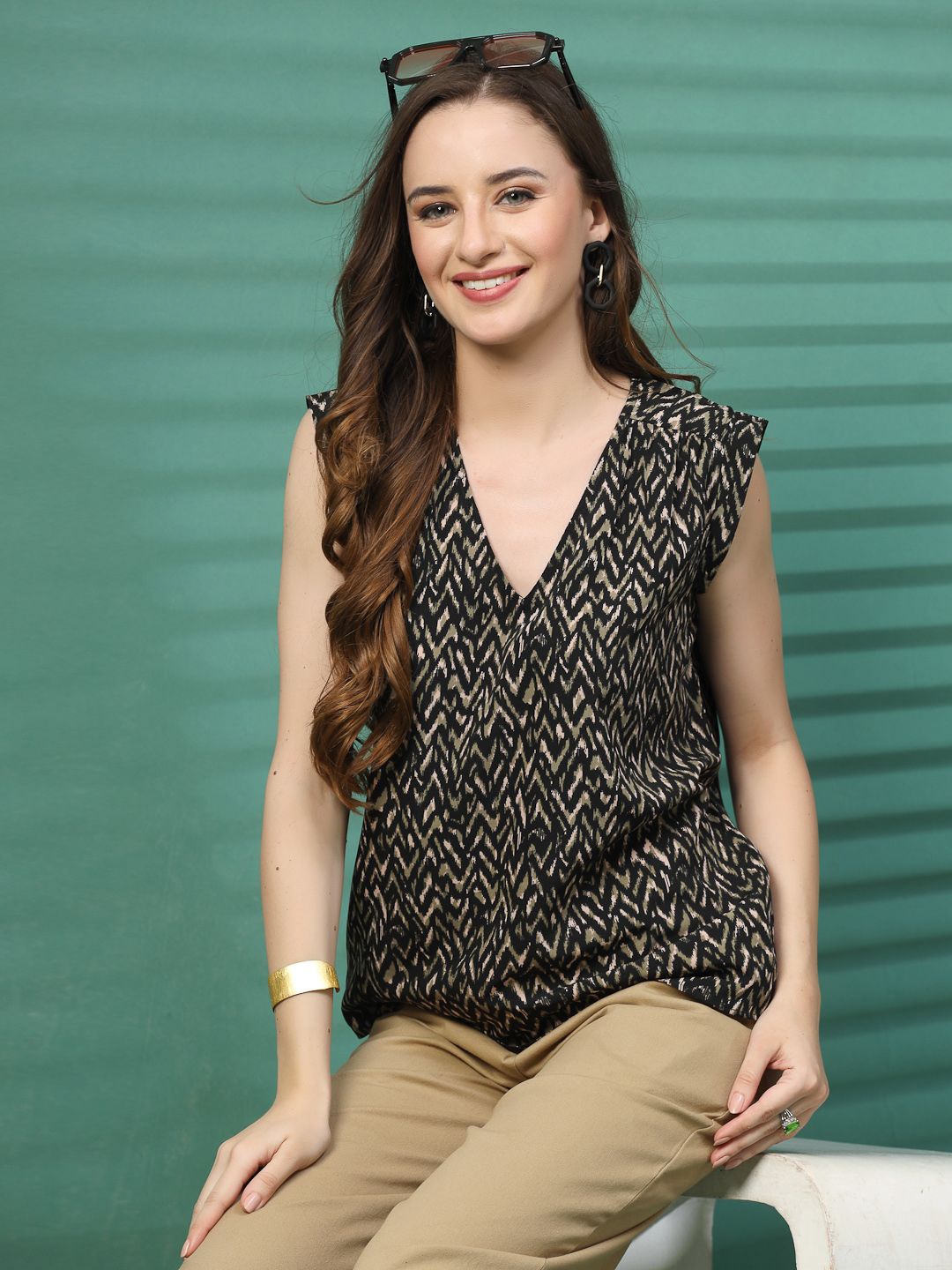 

EVERYDAY by ANI Women Abstract Printed V-Neck Top, Black