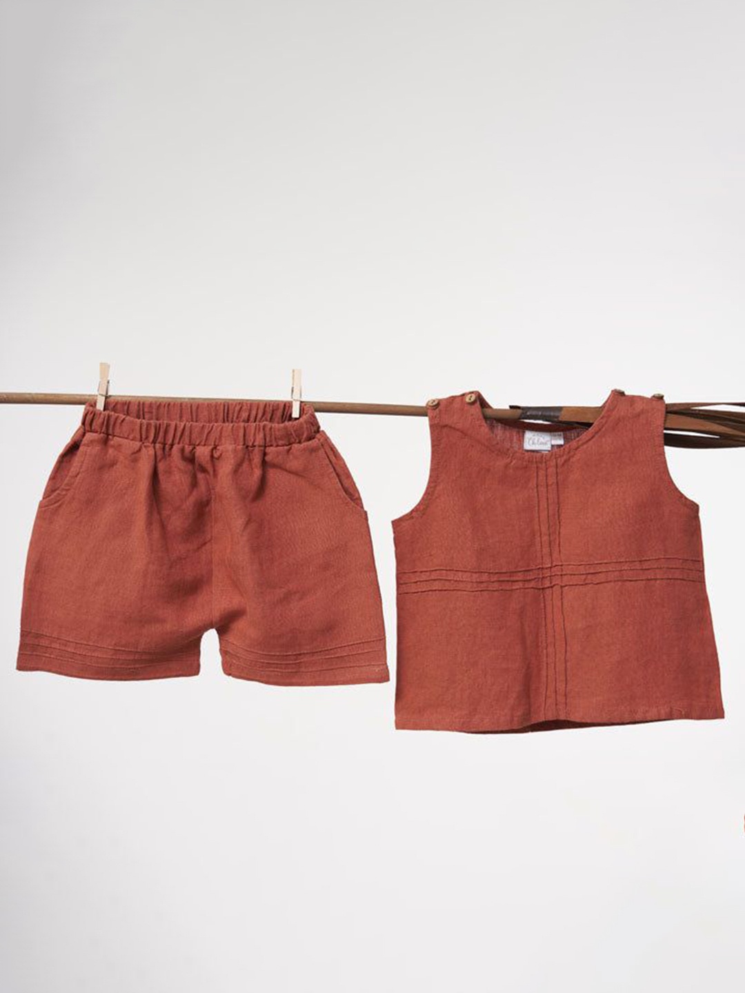 

CHI LINEN CLOTHING Unisex Kids Linen Shorts, Maroon