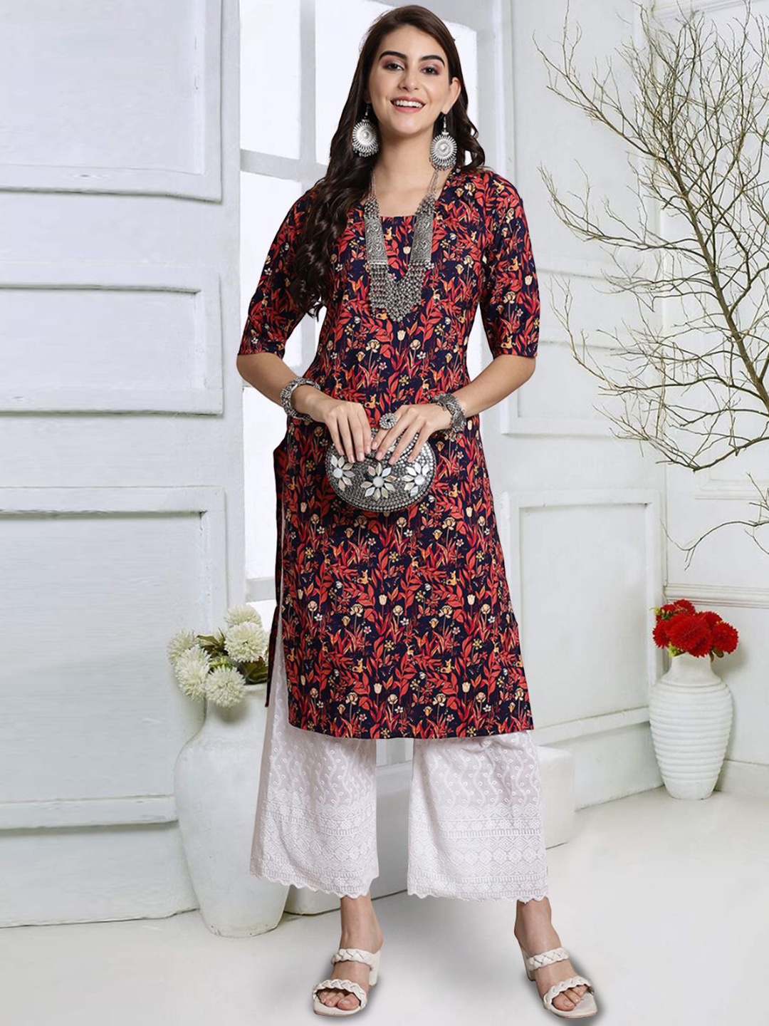 

7Threads Floral Printed Round Neck Crepe Straight Kurta, Navy blue