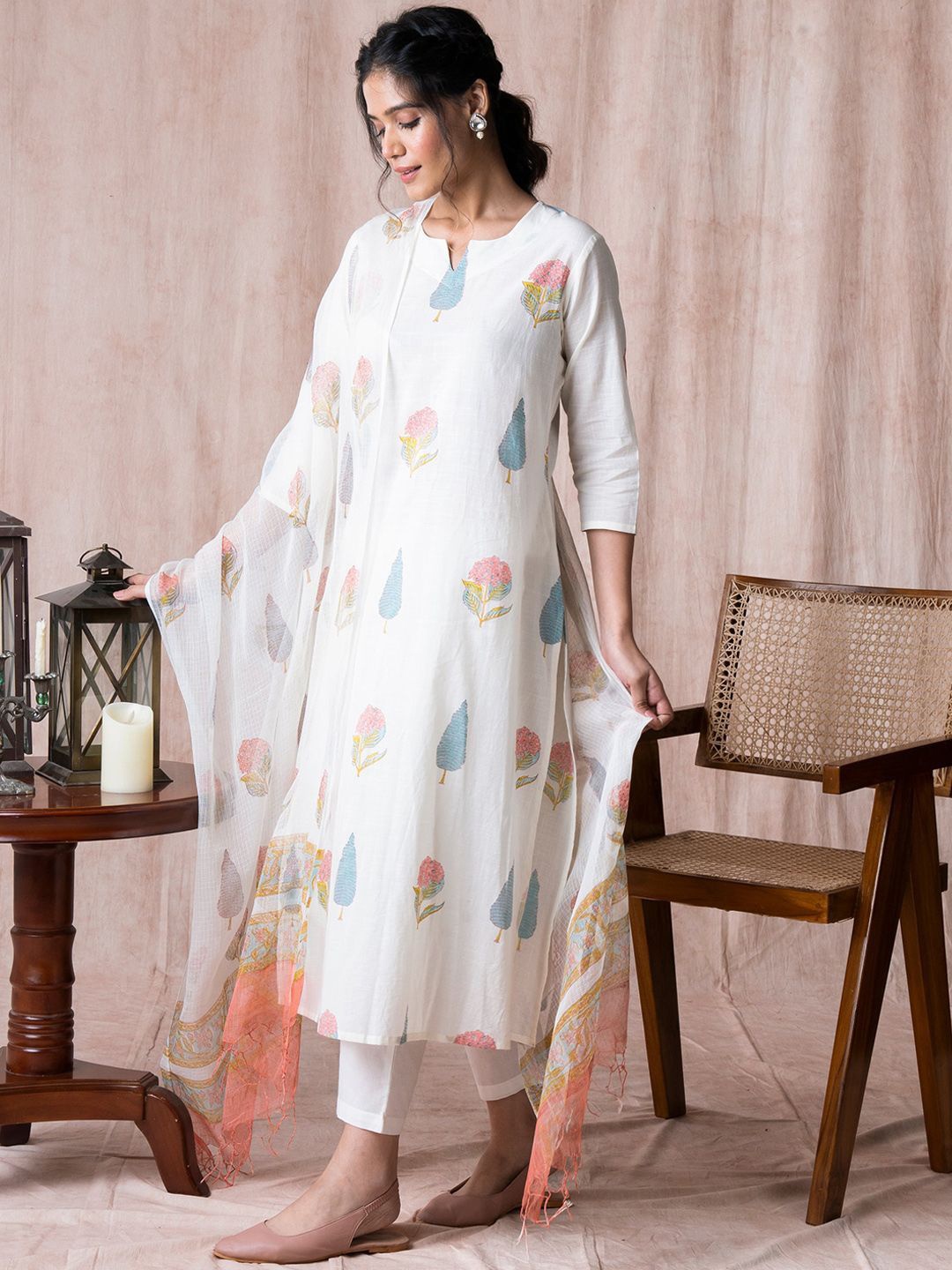 

GoSriKi Women Floral Printed Regular Kurta with Trousers & With Dupatta, White