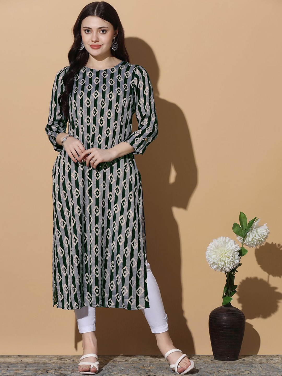 

BAESD Bandhani Printed Round Neck Straight Kurta, Green