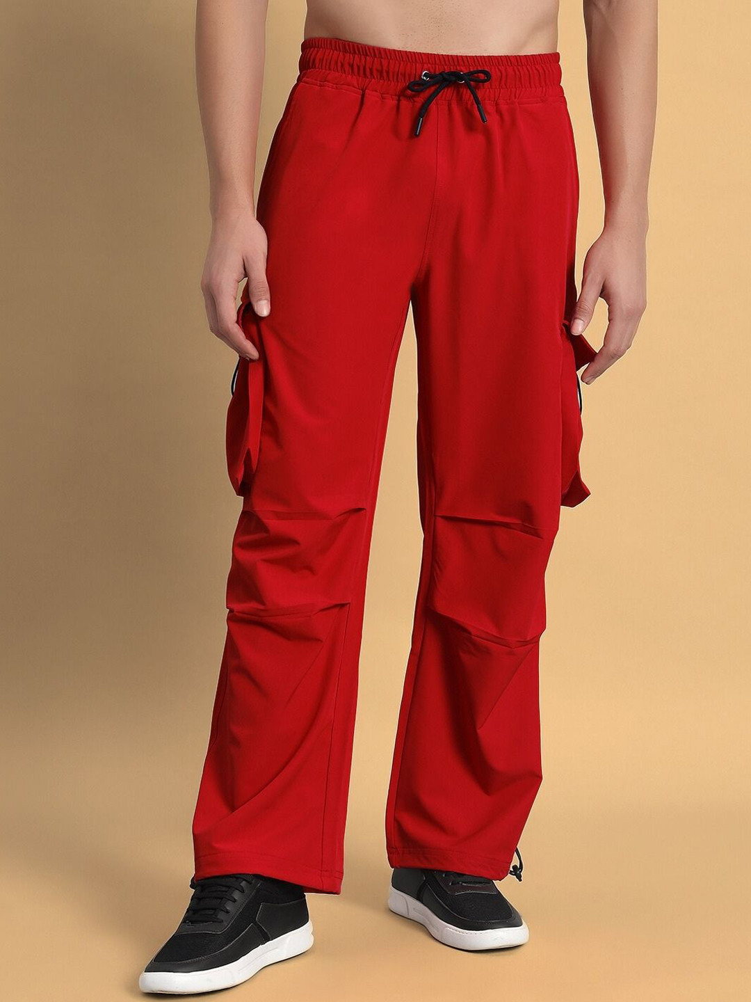 

WEARDUDS Men Relaxed Cargos Trousers, Red