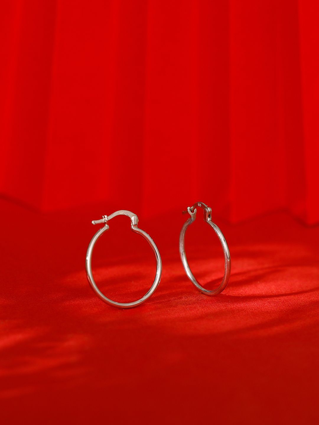 

GIVA 925 Silver Rhodium Plated Contemporary Hoop Earrings