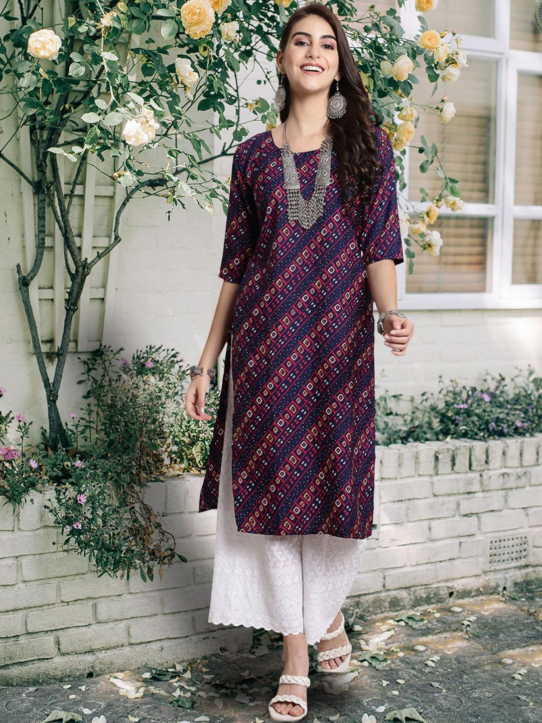 

7Threads Geometric Printed Round Neck Straight Kurta, Navy blue