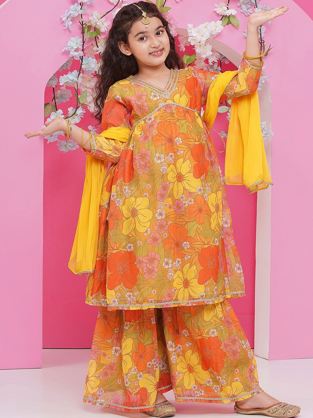 

Bitiya by Bhama Girls Floral Printed Empire Gotta Patti Kurta with Sharara & With Dupatta, Yellow