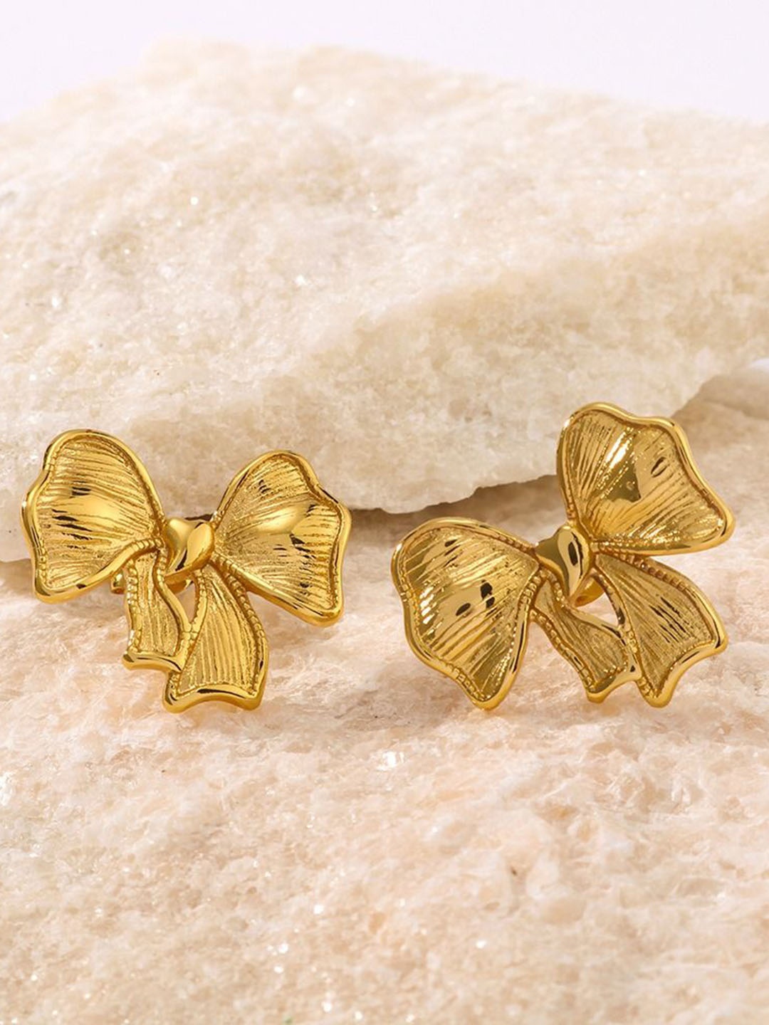 

VIEN Contemporary Studs Earrings, Gold