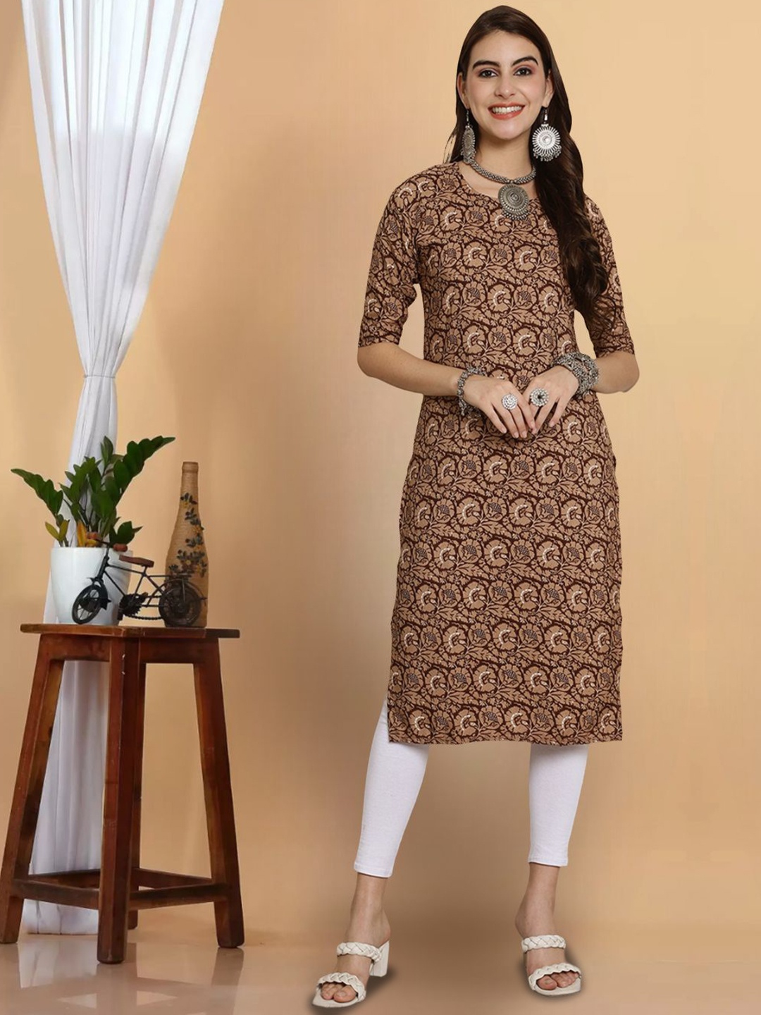 

7Threads Geometric Printed Round Neck Straight Kurta, Brown