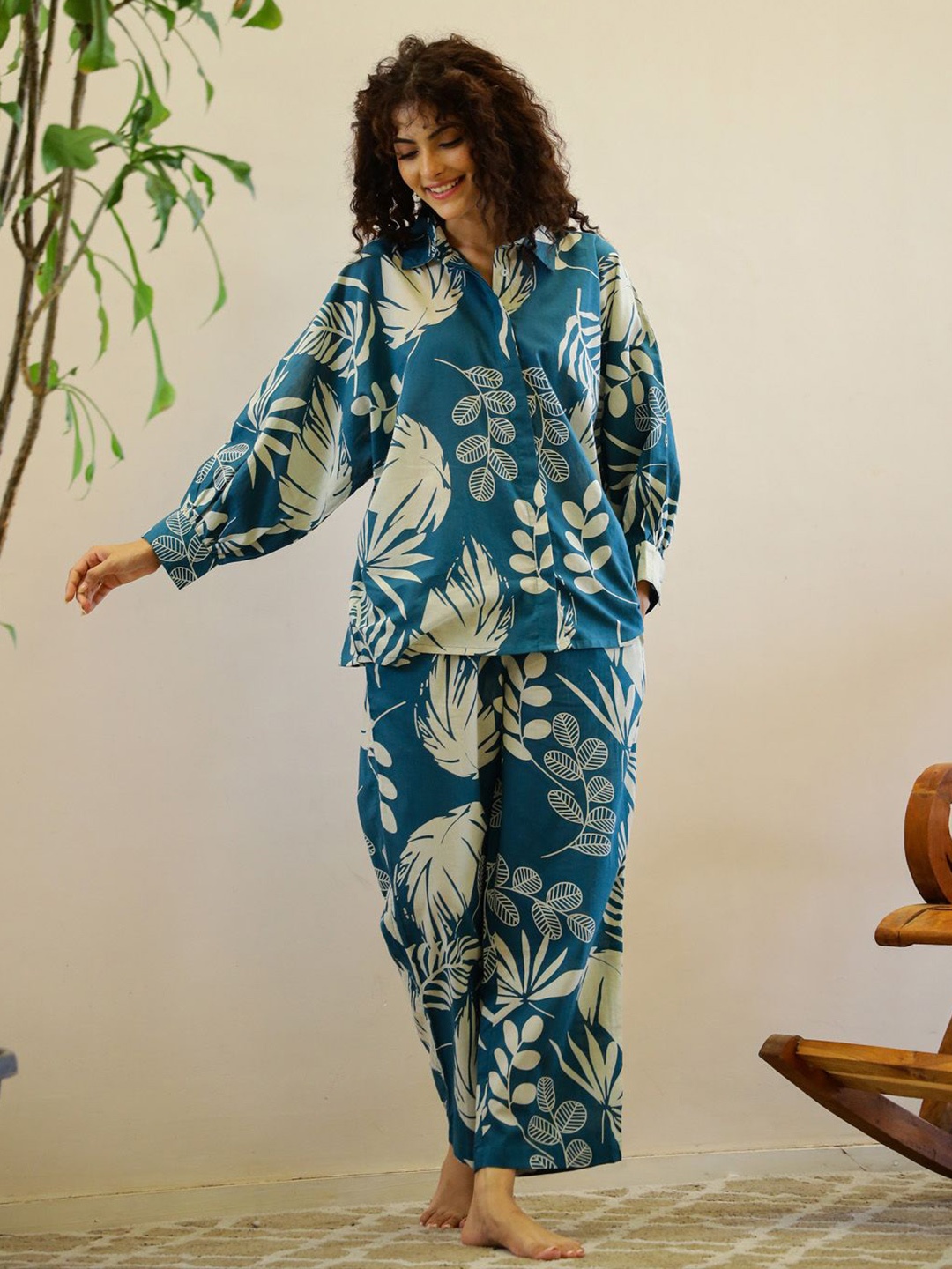 

SANSKRUTIHOMES Women Floral Printed Cuffed Sleeve Pure Cotton Night suit, Teal