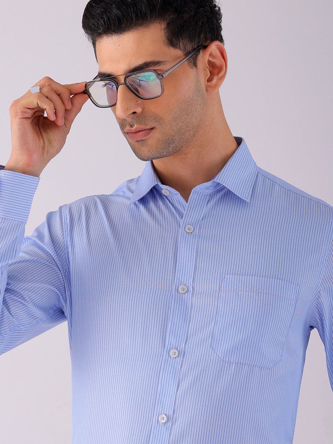 

The Indian Garage Co. X Luxe Men Spread Collar Striped Slim Fit Formal Shirt, Blue