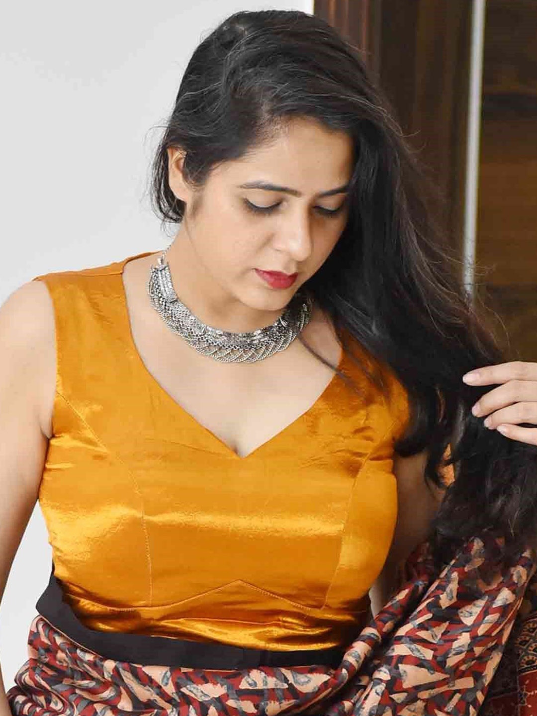 

Sundarii V-Neck Saree Blouse, Mustard