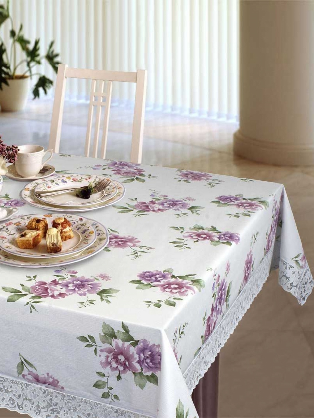 

Freelance Tuscany Purple & White Floral Printed Anti Skid 4 Seater Table Cover