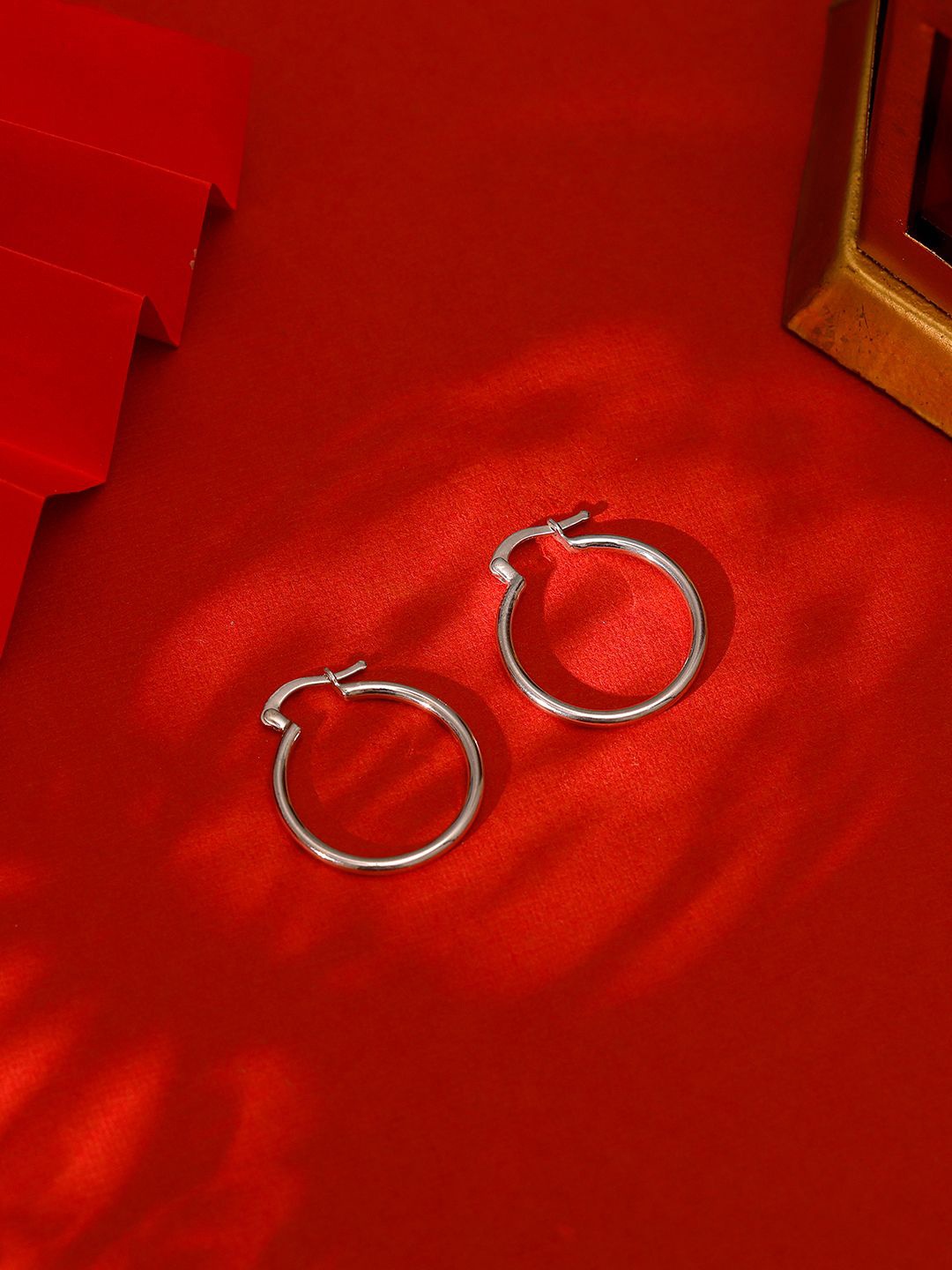 

GIVA 925 Silver Rhodium Plated Contemporary Hoop Earrings