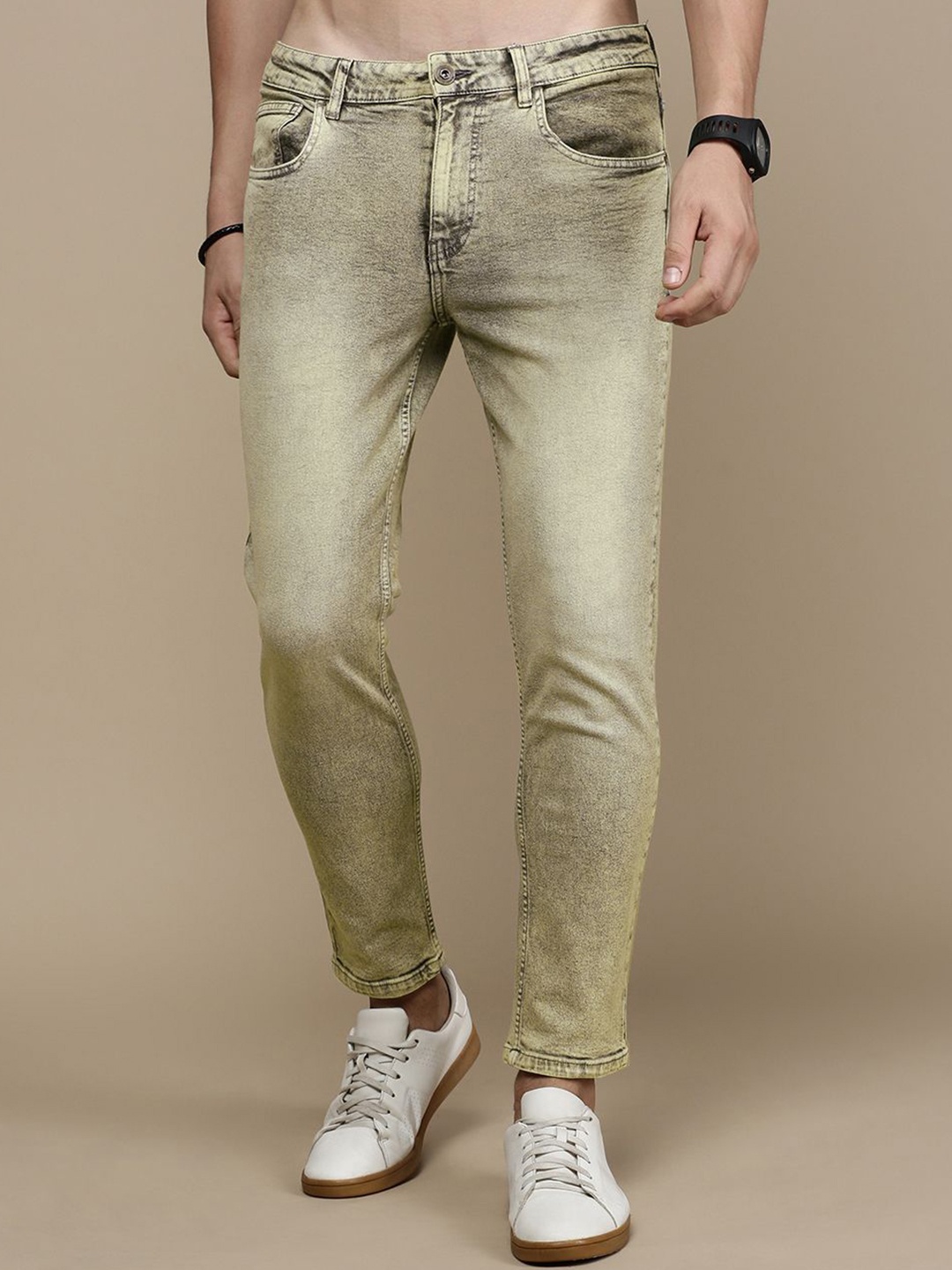

The Roadster Lifestyle Co Men Low-Rise Tapered Fit Light Fade Jeans, Green