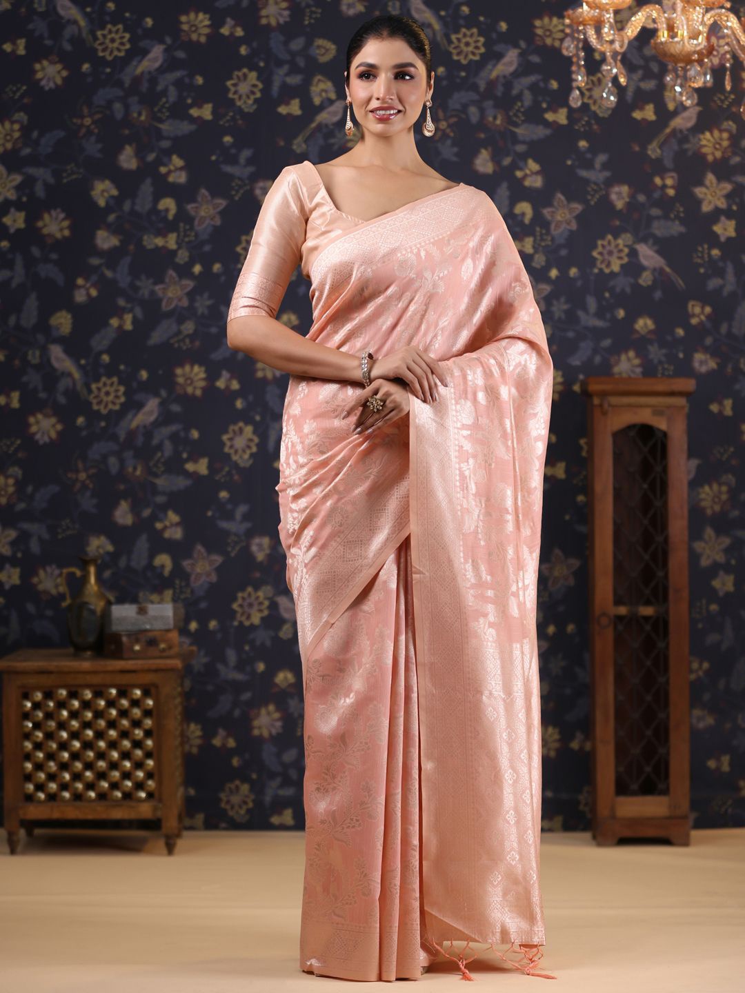 

House of Pataudi pure linen Woven Design Banarasi Saree with blouse piece, Pink