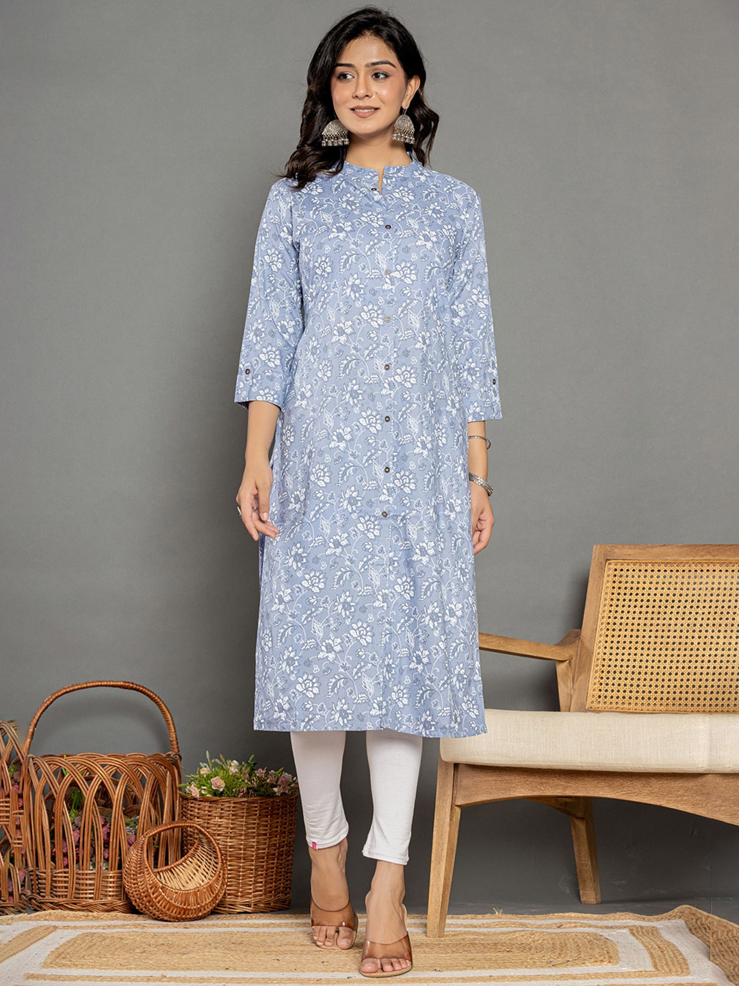 

Rouhab Floral Printed Three-Quarter Sleeves Mandarin Collar Straight Kurta, Blue