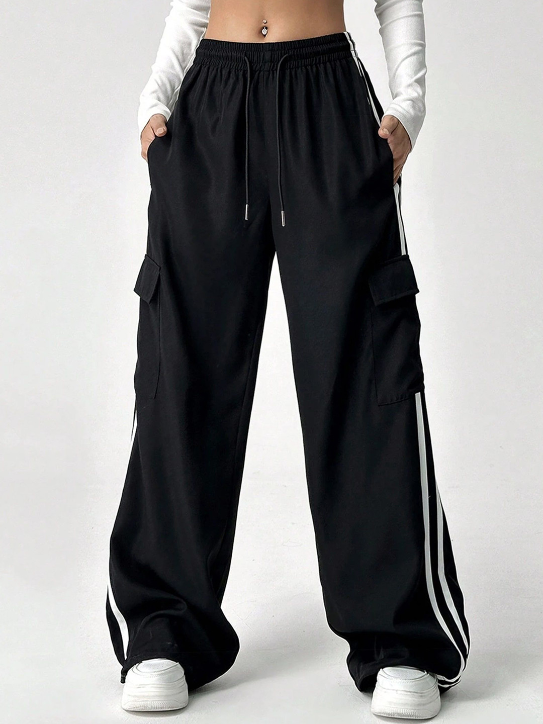 

LA CHIC PICK Women Straight Fit Mid Rise Track Pants, Black