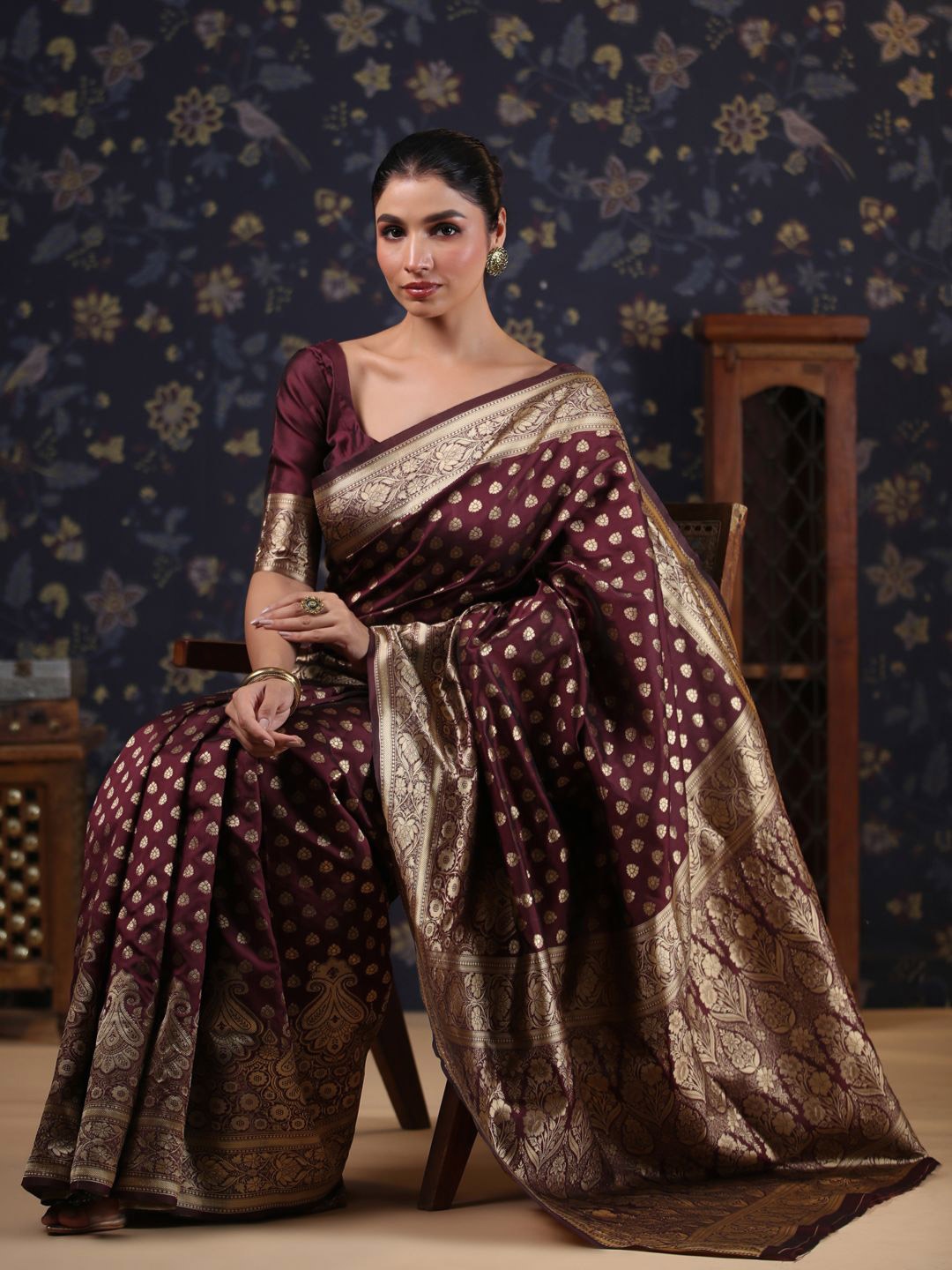 

House of Pataudi Woven Design Banarasi Saree With Blouse, Maroon