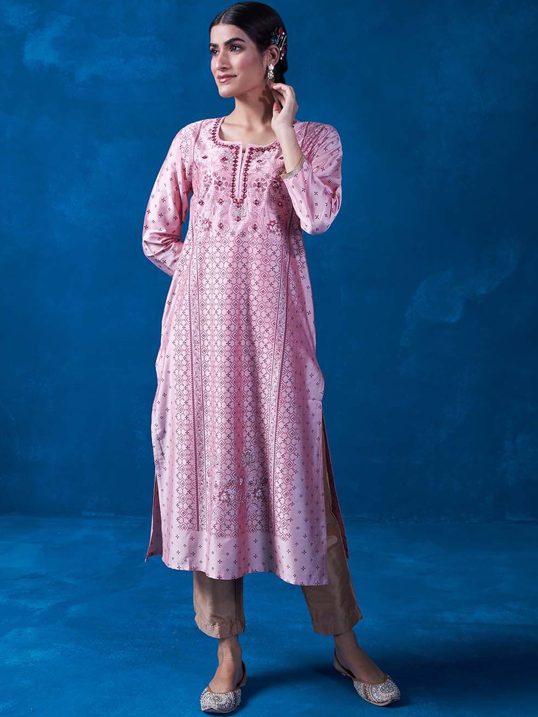 

Likha Women Embroidered Kurta, Pink