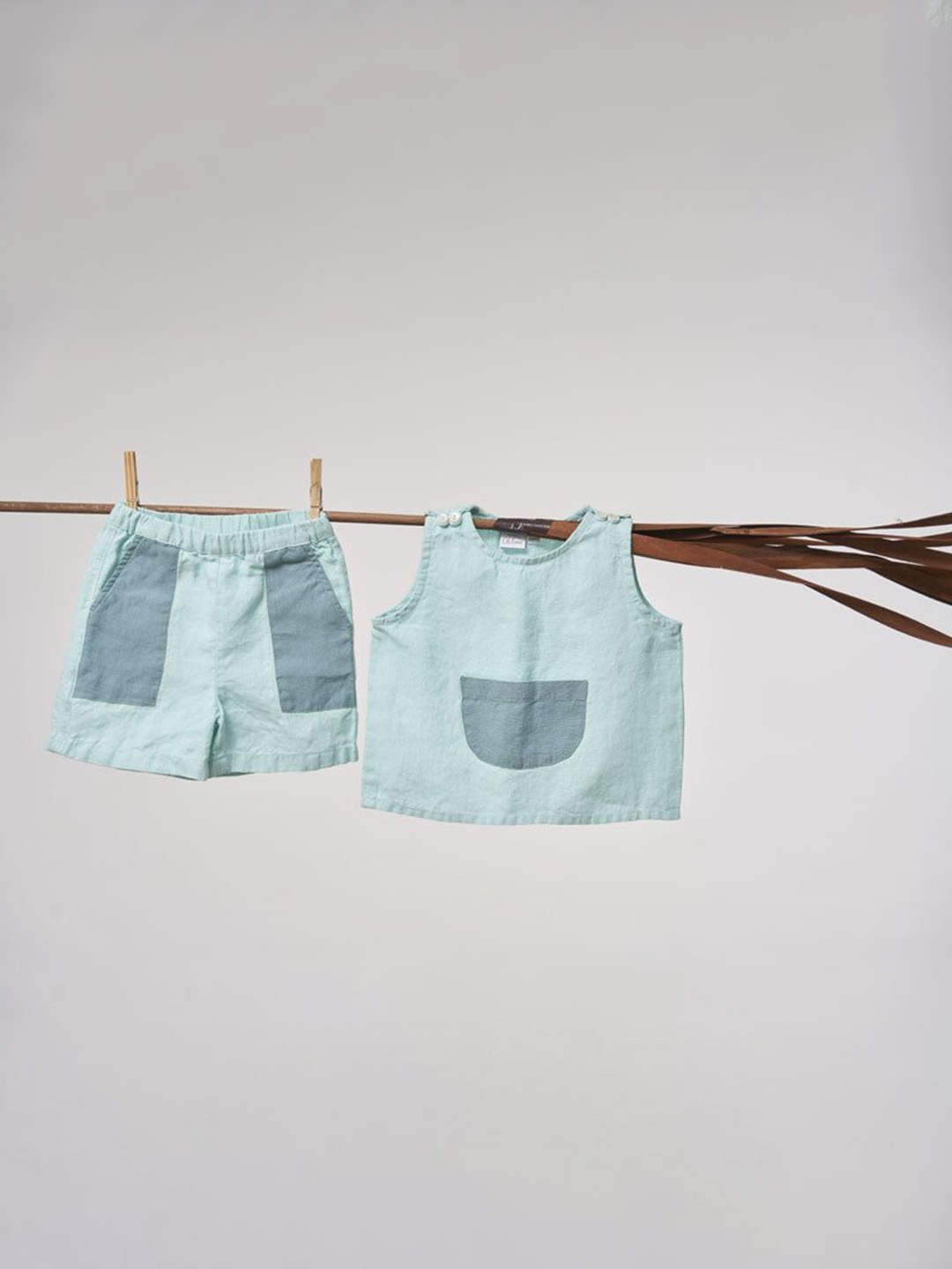 

CHI LINEN CLOTHING Unisex Kids Linen Shorts, Sea green