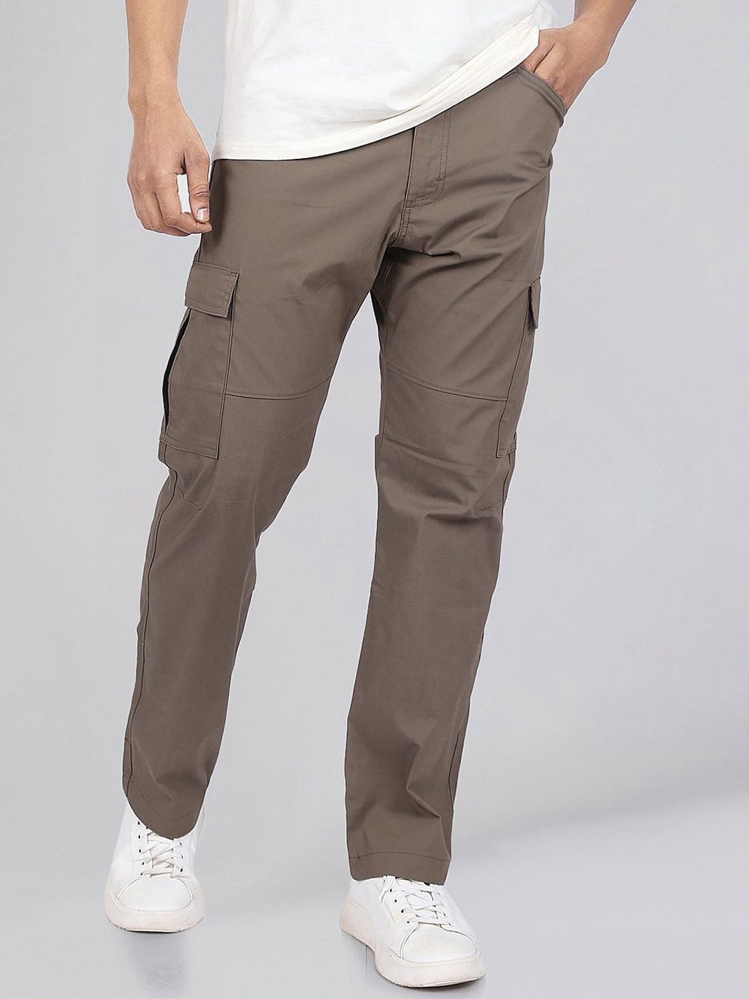 

Wrangler Men Straight Fit Low-Rise Cargos Trousers, Brown