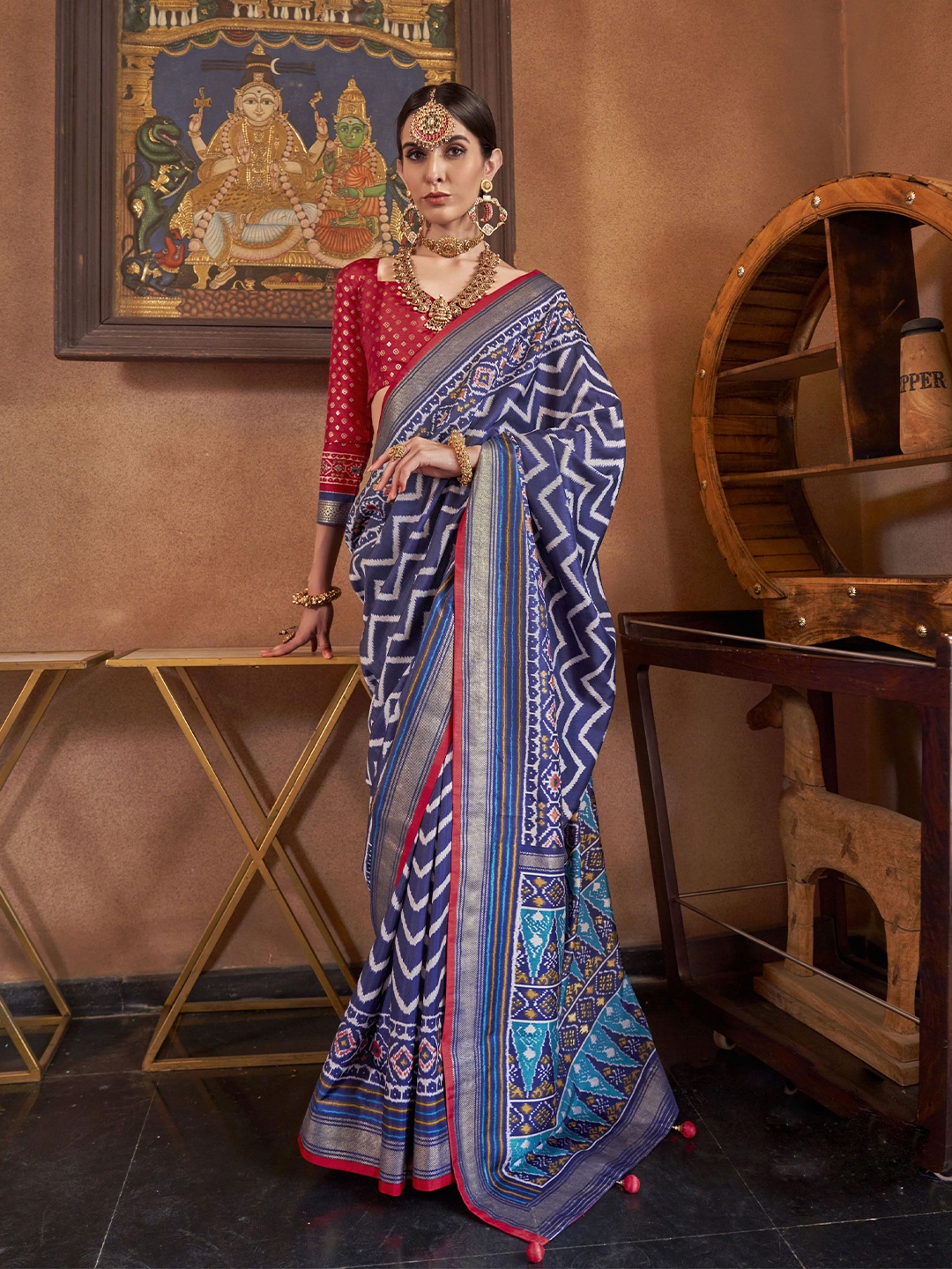 

KIMISHA Woven Design Zari Patola Saree, Navy blue