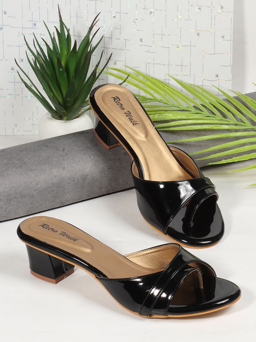 

Retro Walk Women Block Sandals, Black