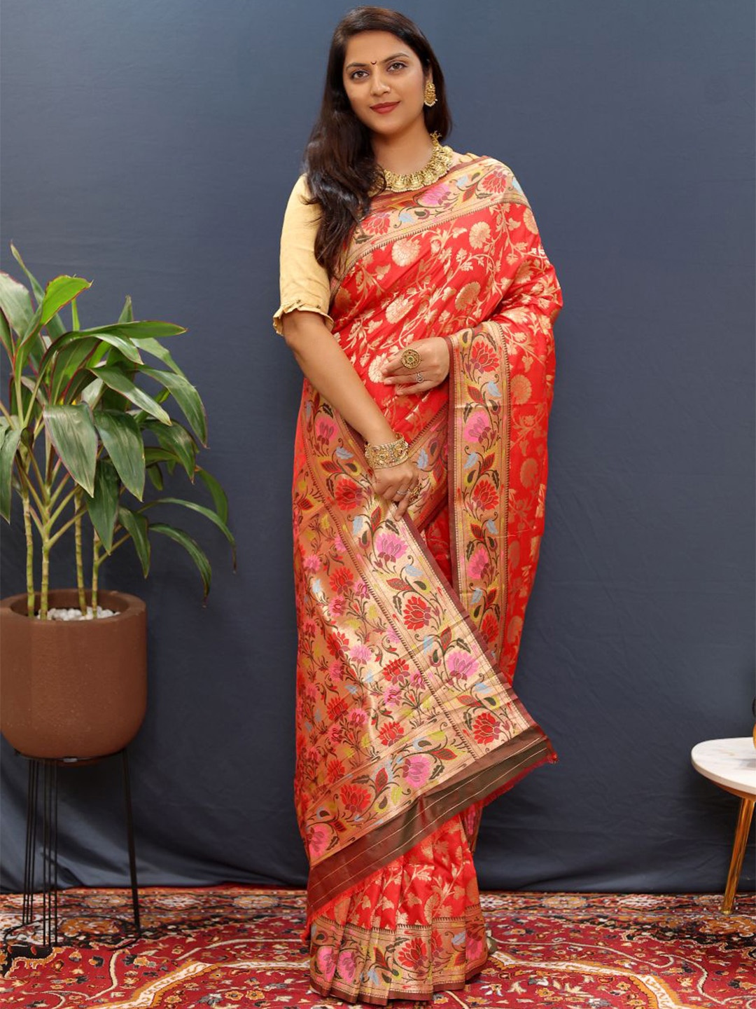 

Royal Rajgharana Saree Woven Design Zari Pure Silk Banarasi Sarees, Red