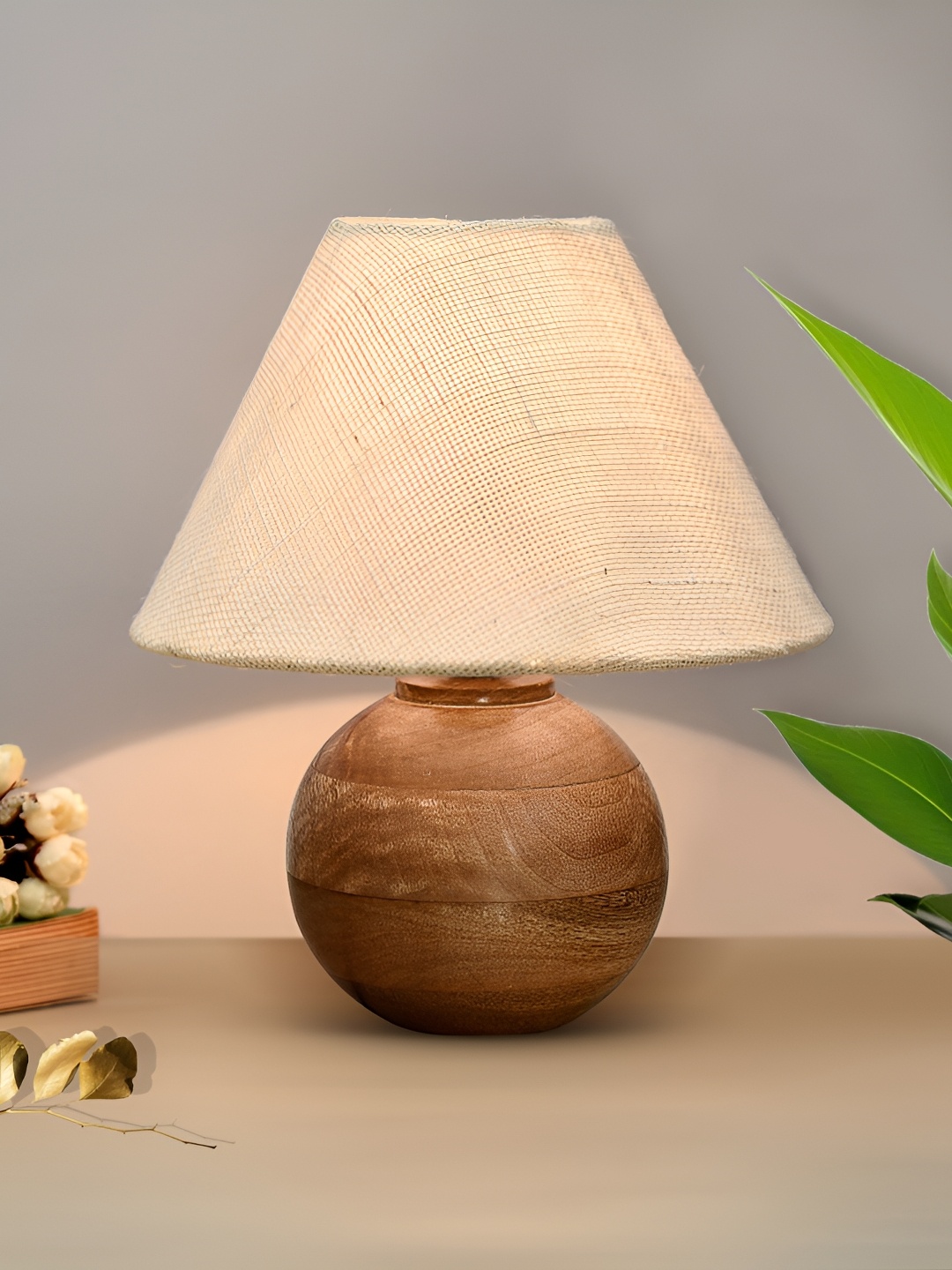 

Homesake Beige Wood Traditional Spherical Table Lamp with Bulb