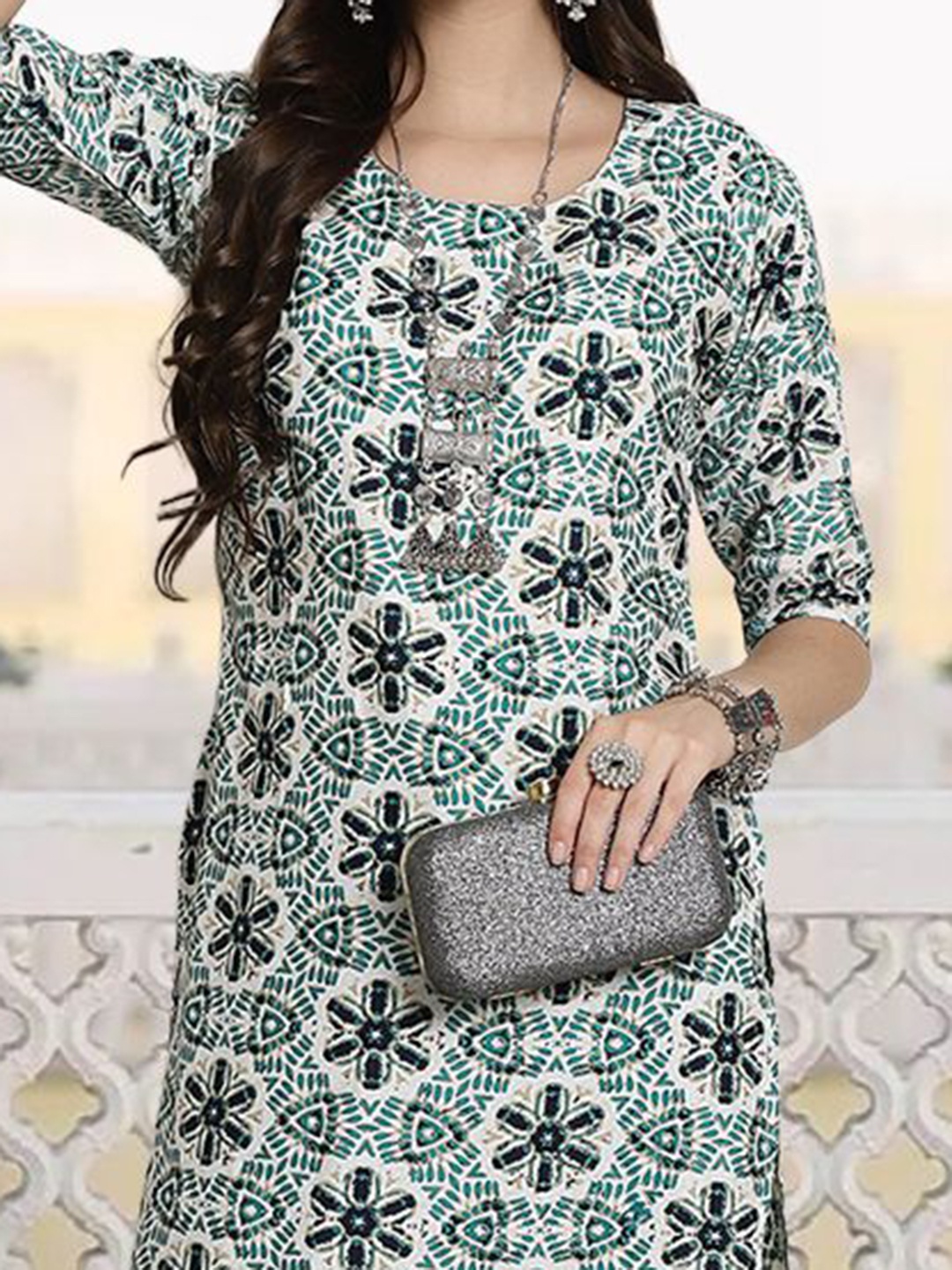 

7Threads Women Printed Patchwork Floral Crepe Kurta, Multi