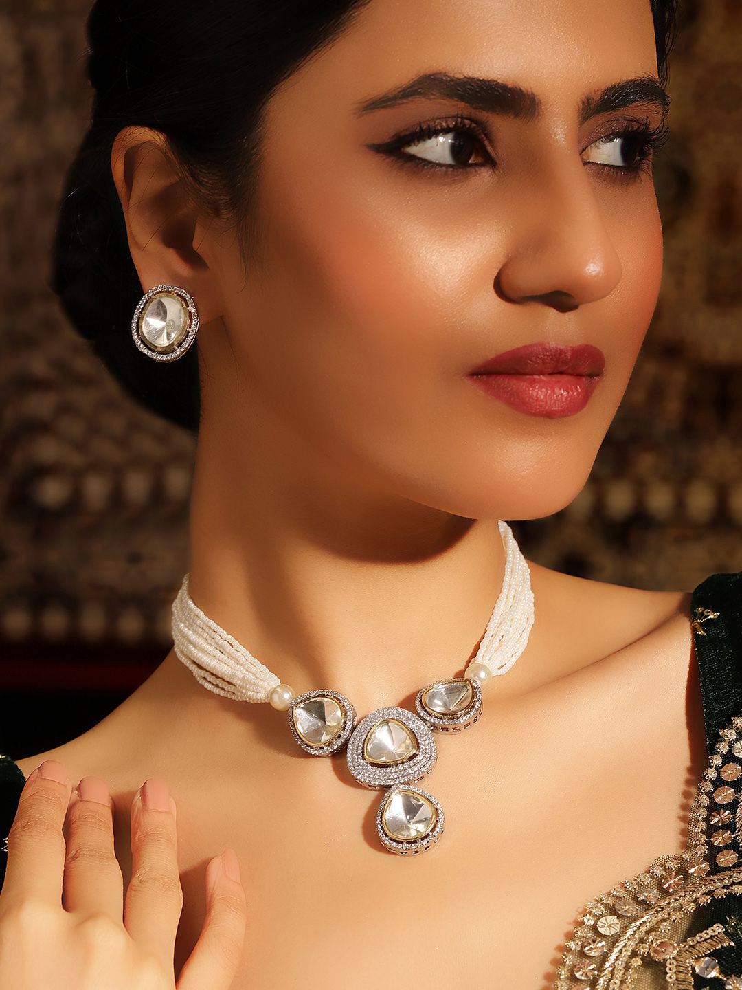 

Priyaasi Gold-Plated Kundan Studded Beaded Jewellery Set