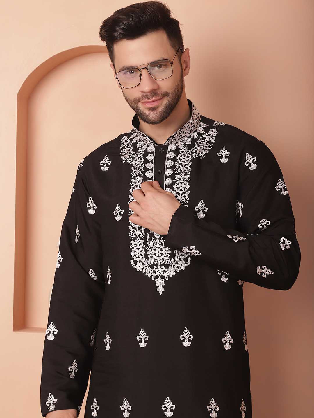 

Jompers Men Ethnic Motifs Embroidered Regular Chikankari Kurta With Pyjamas, Black