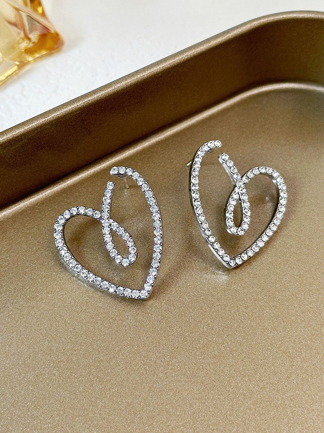 

KRENOZ Heart Shaped Studs Earrings, Silver