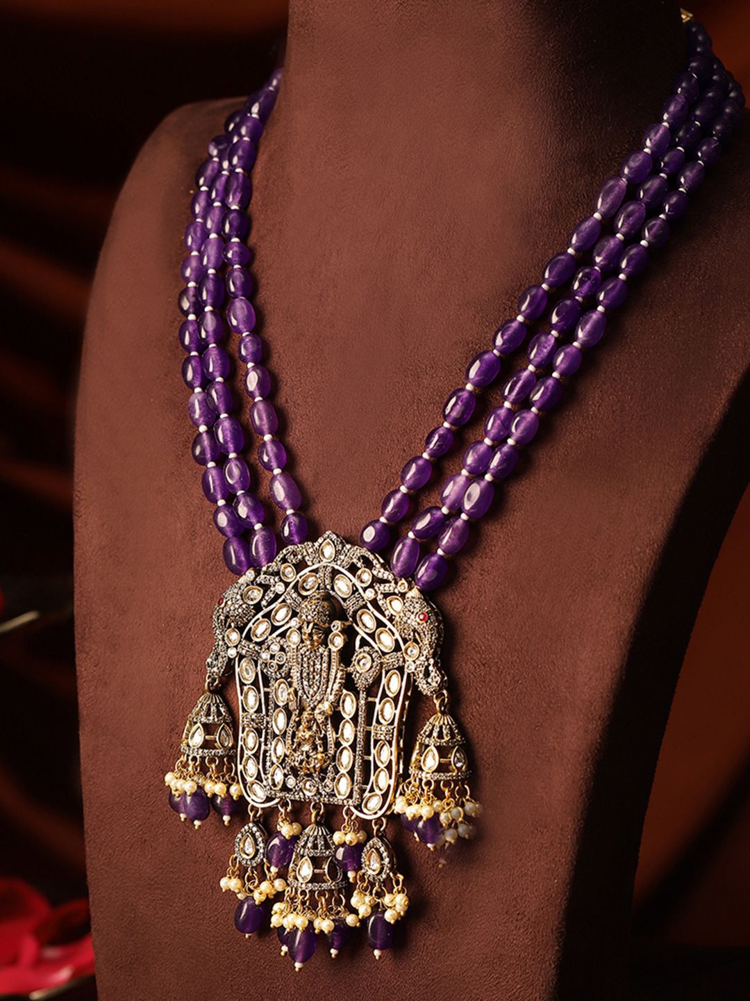 

Priyaasi Gold-Plated Kundan Studded Beaded Jewellery Set
