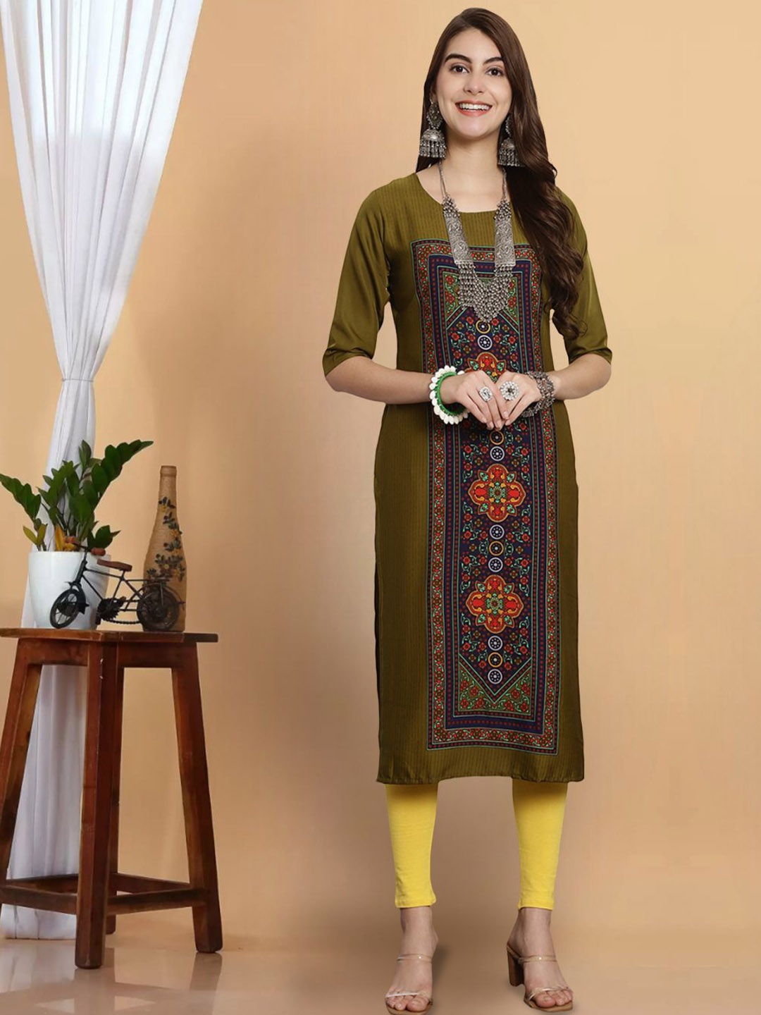 

7Threads Ethnic Motifs Printed Round Neck Straight Kurta, Green