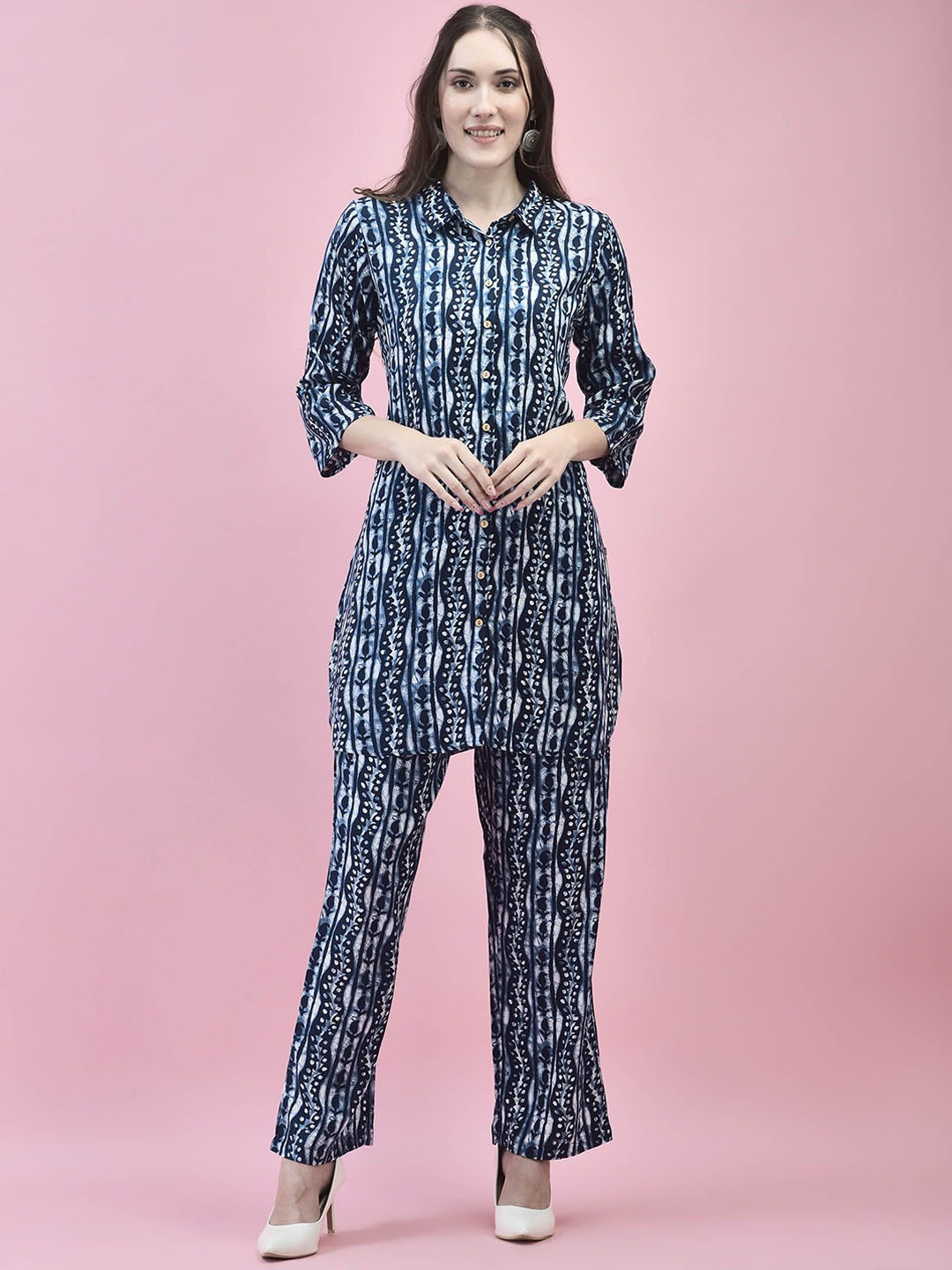 

Shree Women Printed Regular Liva Kurta with Trousers, Blue