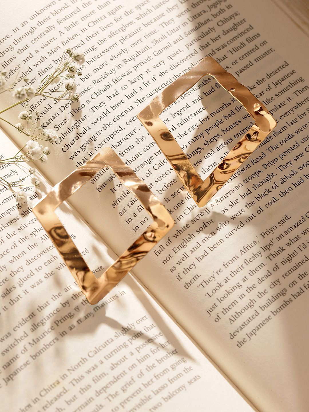 

Priyaasi Gold Plated Geometric Studs