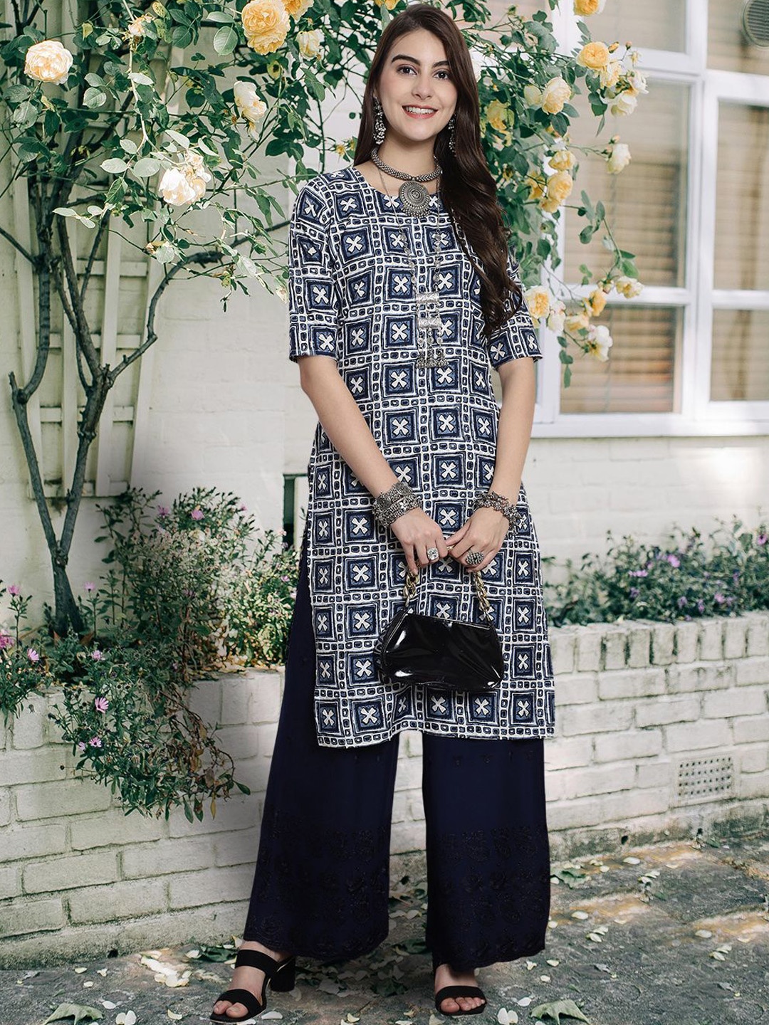 

7Threads Ethnic Motifs Digital Printed Crepe Straight Kurta, Blue