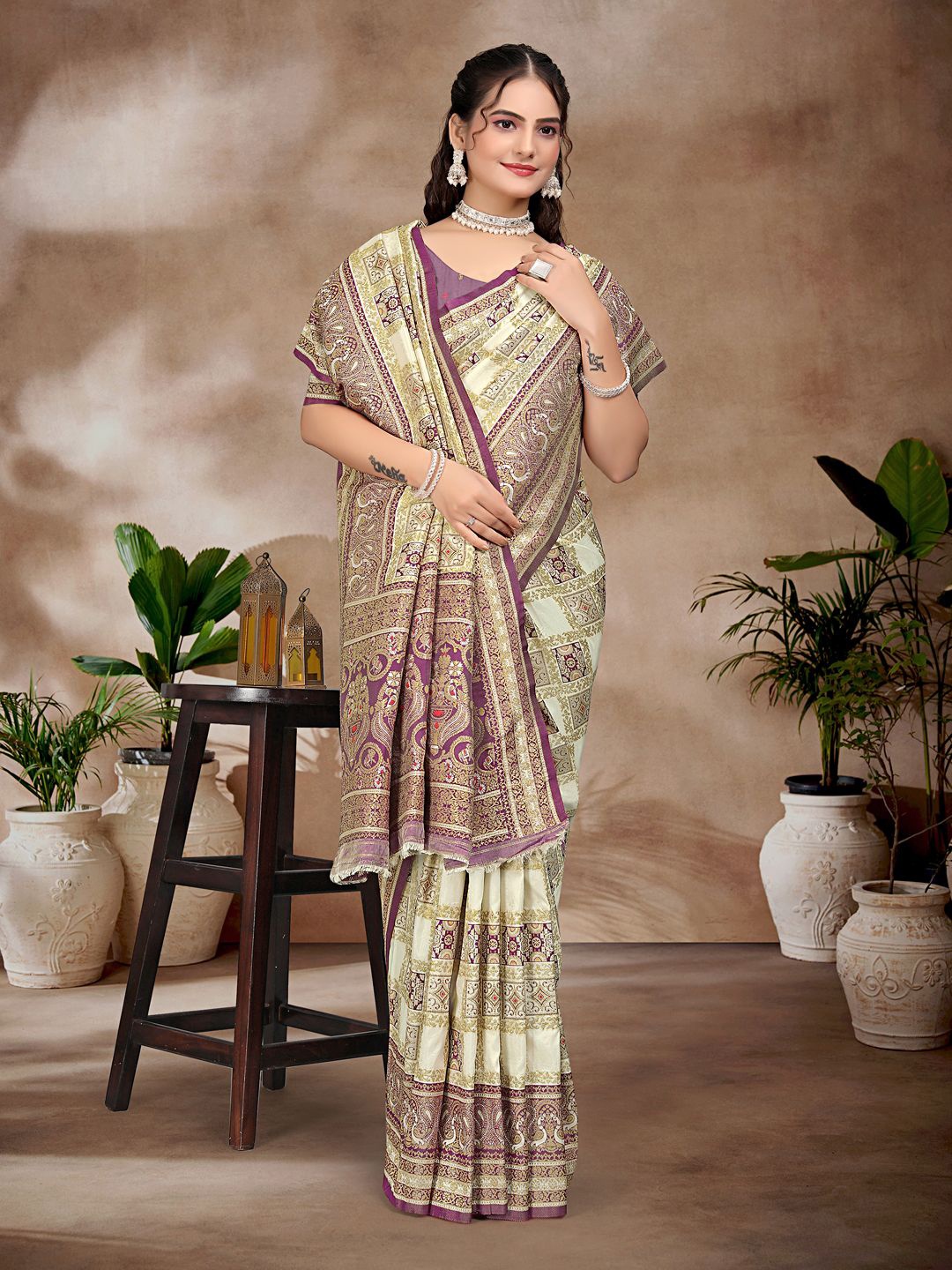 

Pionex Pure Silk Saree With Zari, Cream