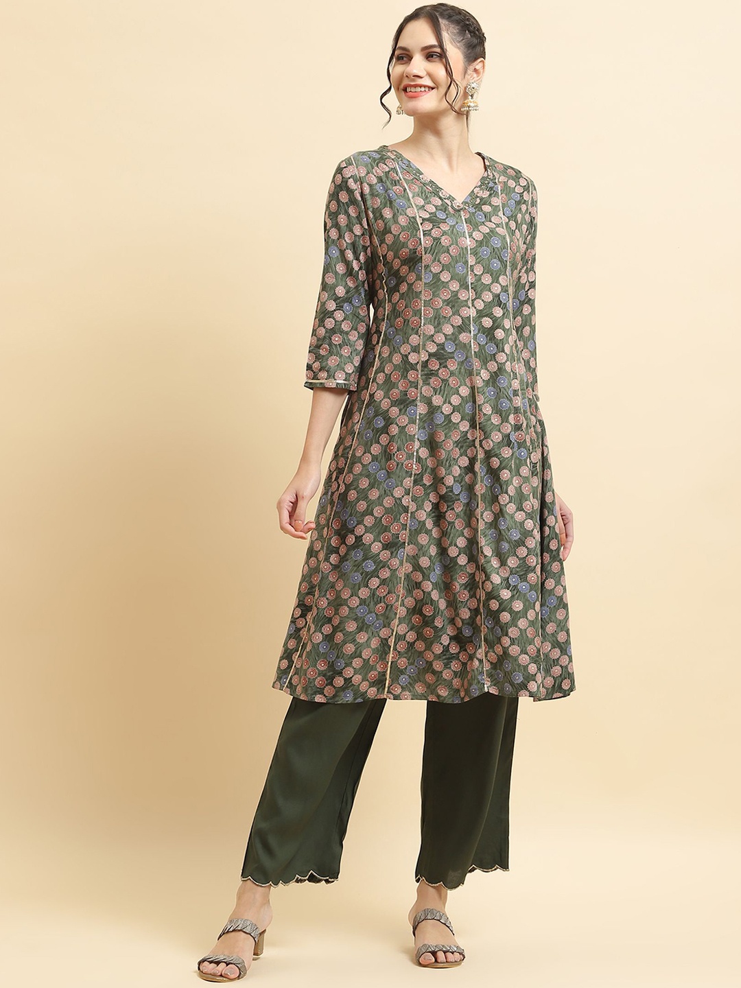 

Shree Women Floral Printed Regular Liva Kurta with Trousers, Olive