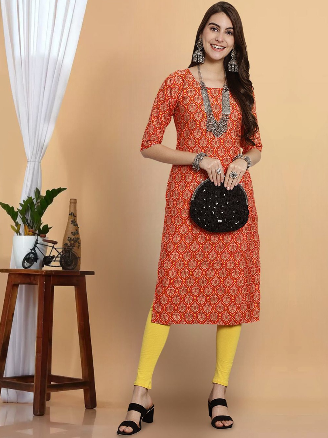 

7Threads Geometric Printed Round Neck Regular Crepe Straight Kurta, Red