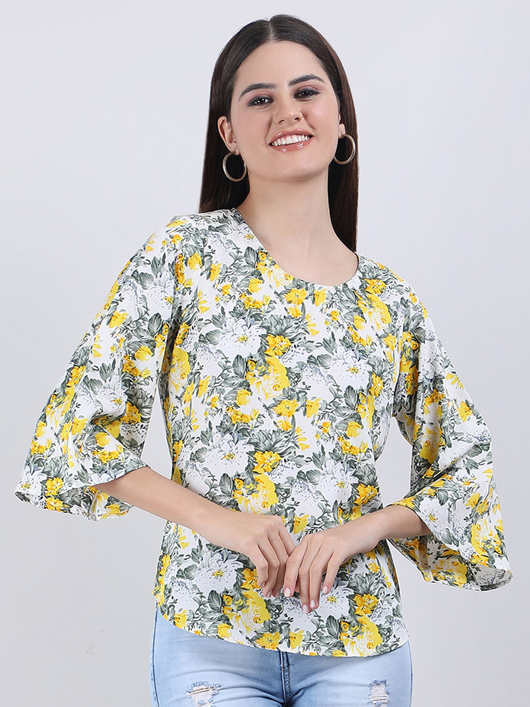 

VAPPSYAM Women Floral Printed Round Neck Top, White