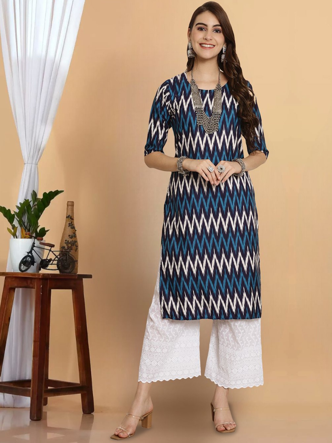 

7Threads Geometric Printed Round Neck Straight Kurta, Blue
