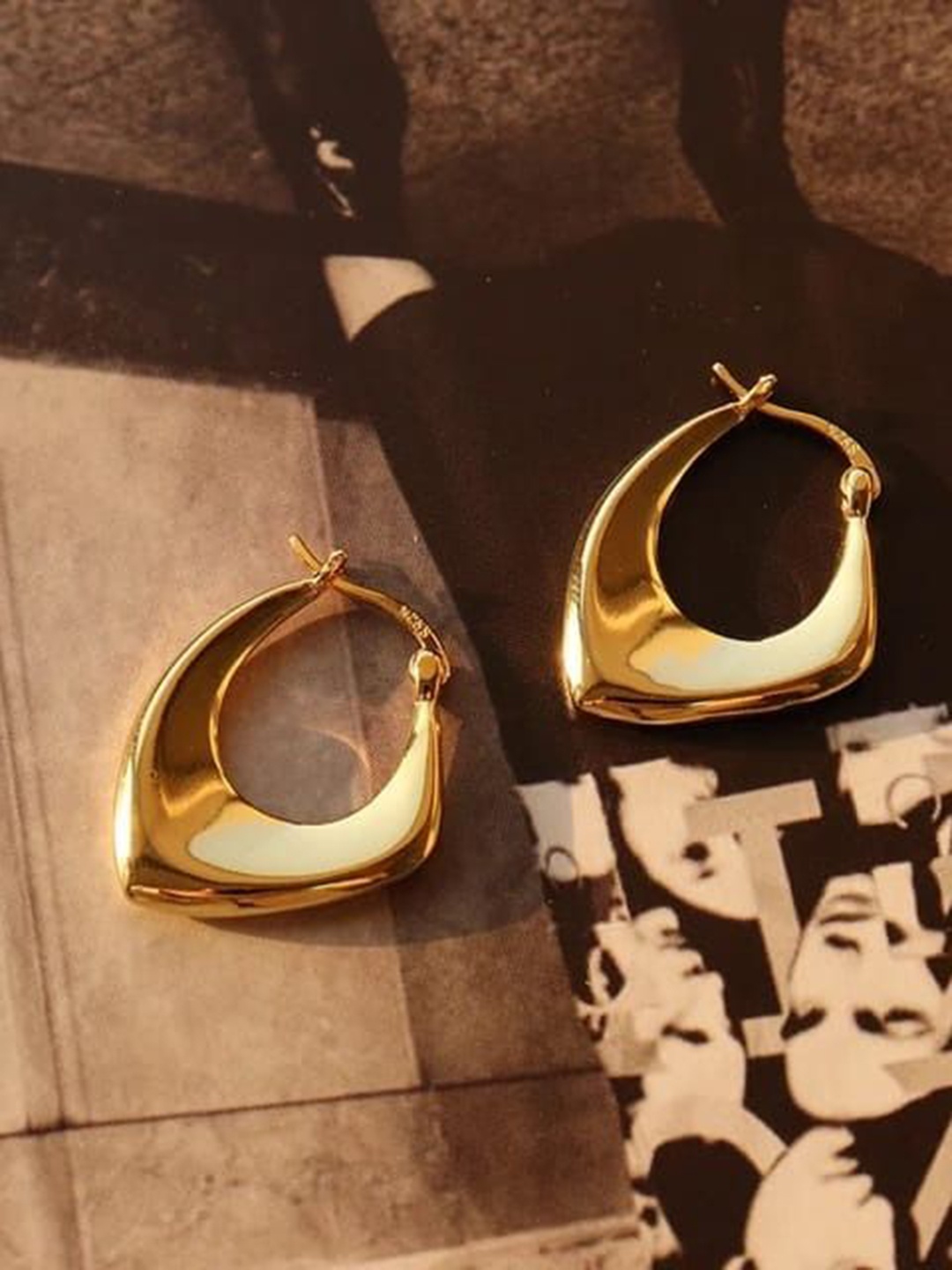 

VIEN Contemporary Studs Earrings, Gold