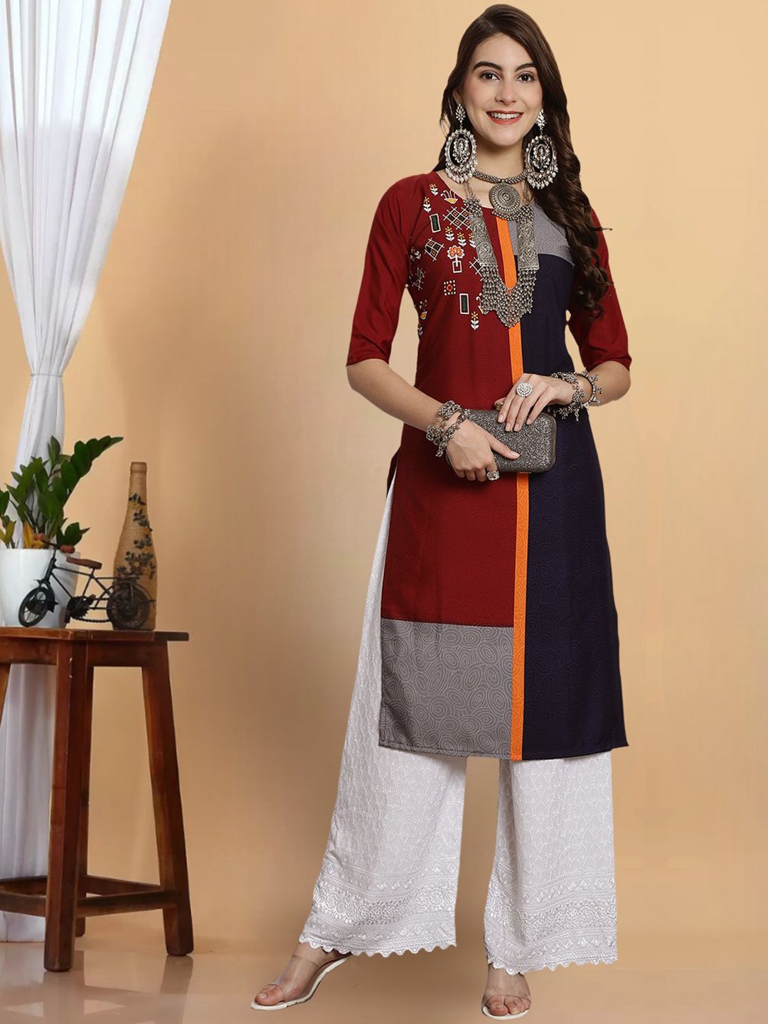 

7Threads Geometric Printed Round Neck Straight Kurta, Maroon