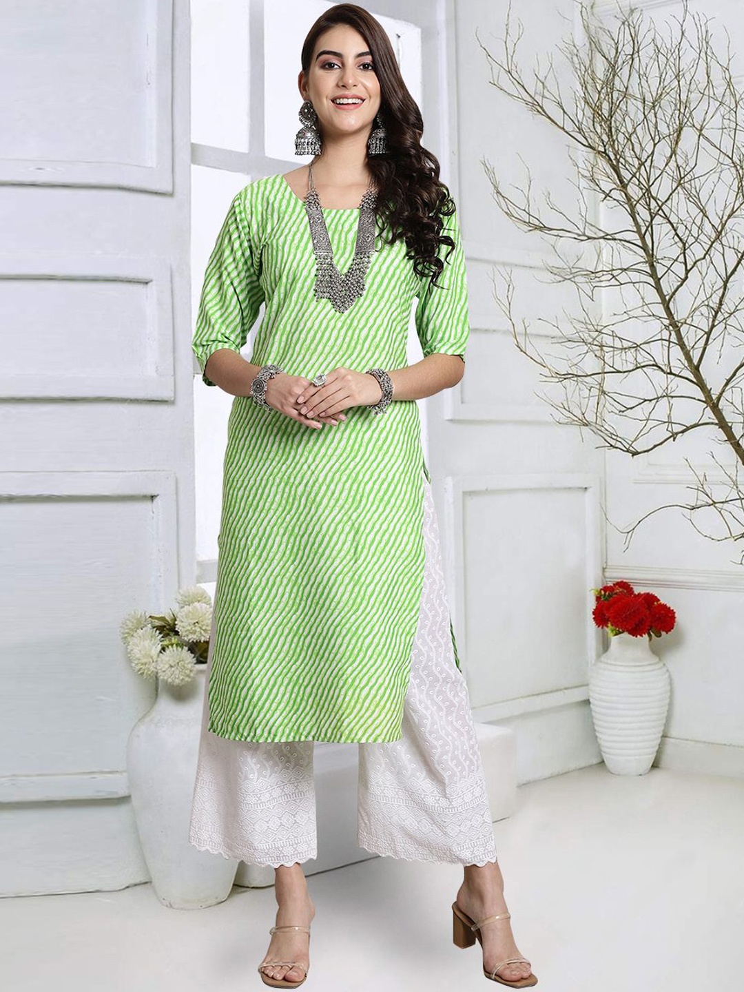 

7Threads Leheriya Printed Round Neck Regular Crepe Straight Kurta, Green