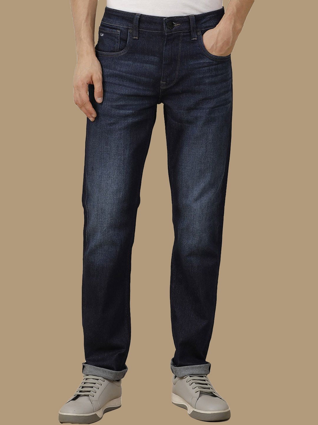 

Voi Jeans Men Slim Fit Low Distress Light Fade Stretchable Jeans, Purple