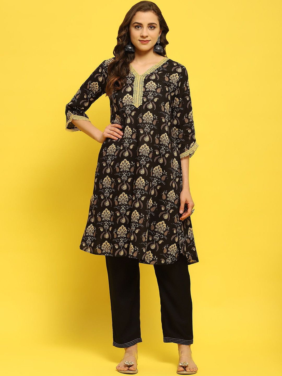

Shree Women Floral Printed Regular Pure Cotton Kurta with Trousers, Black