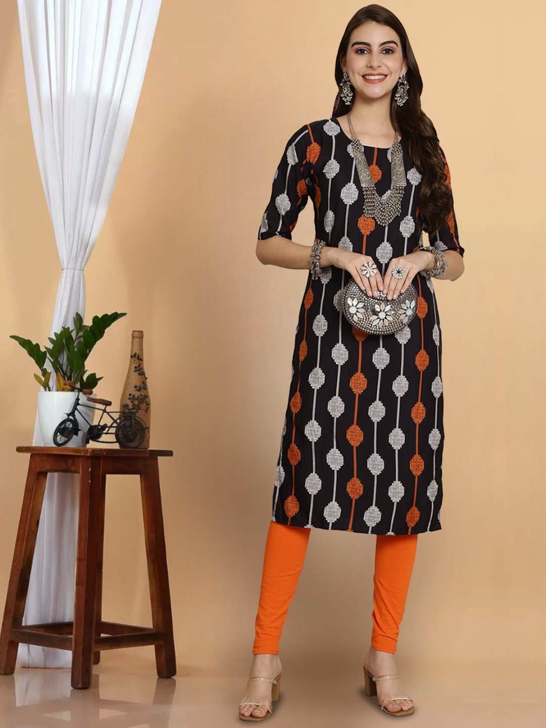 

7Threads Geometric Printed Round Neck Straight Kurta, Black